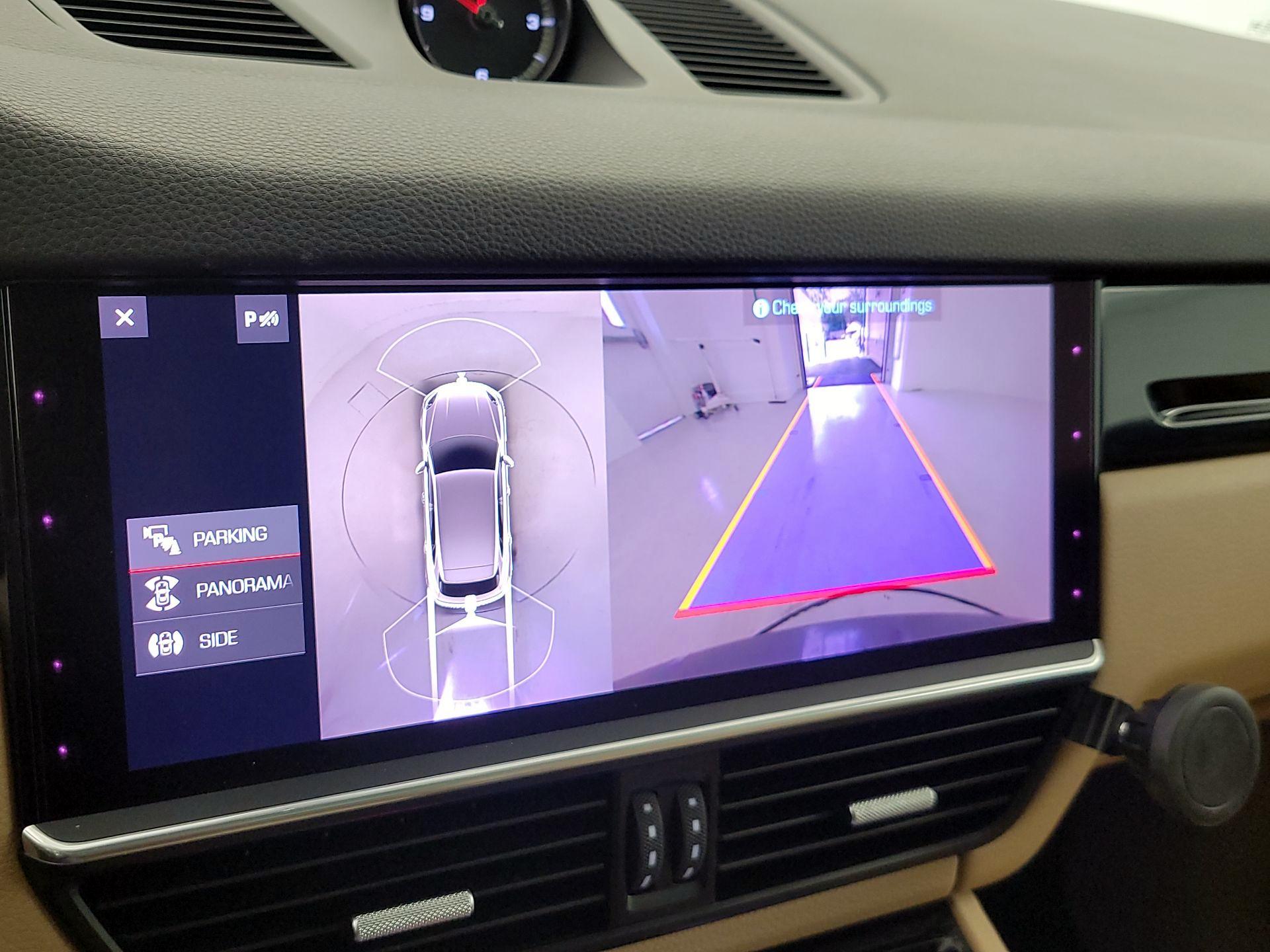 Thumbnail: 2021 Porsche Cayenne - 15