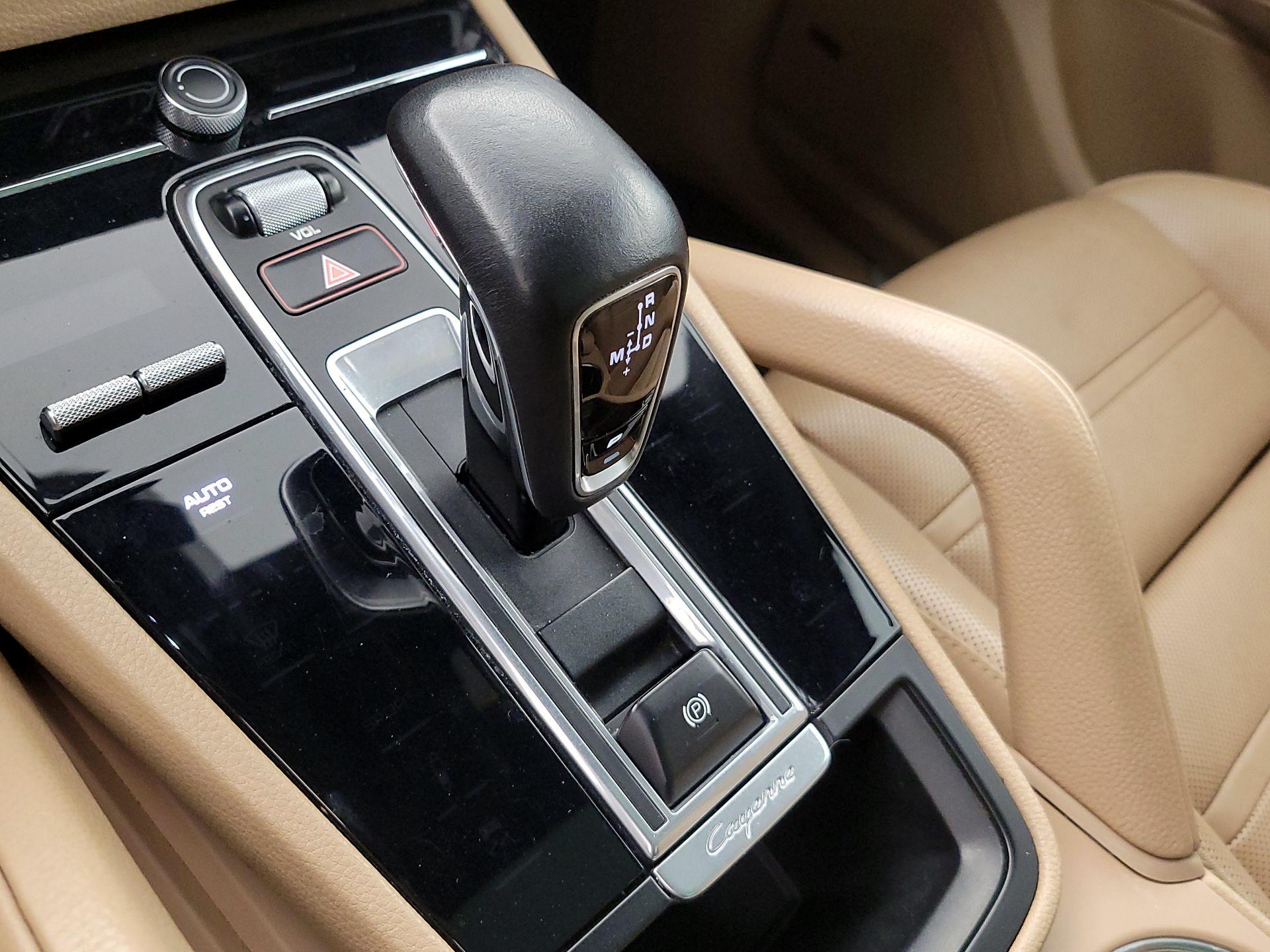 Thumbnail: 2021 Porsche Cayenne - 18