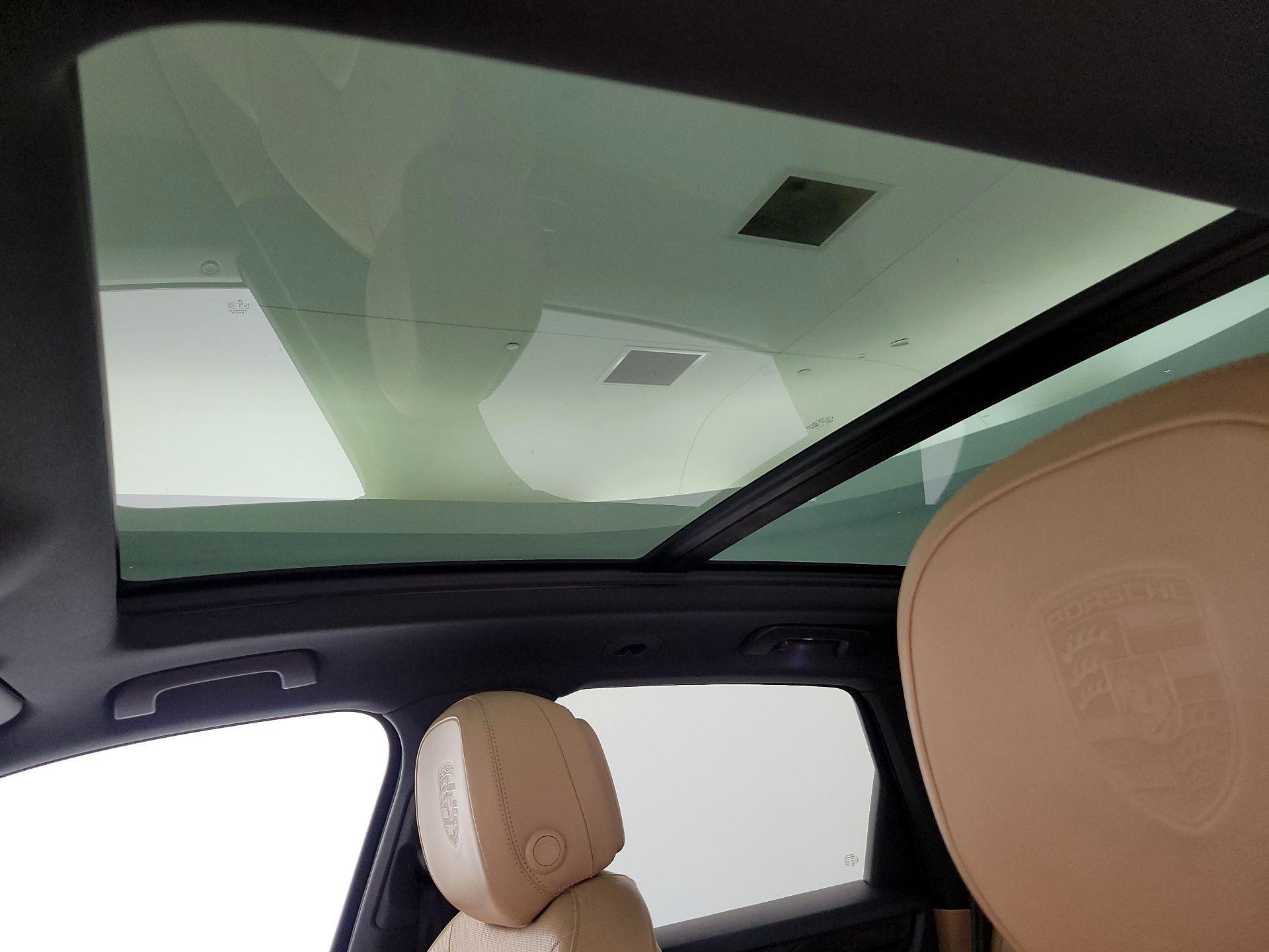 Thumbnail: 2021 Porsche Cayenne - 20