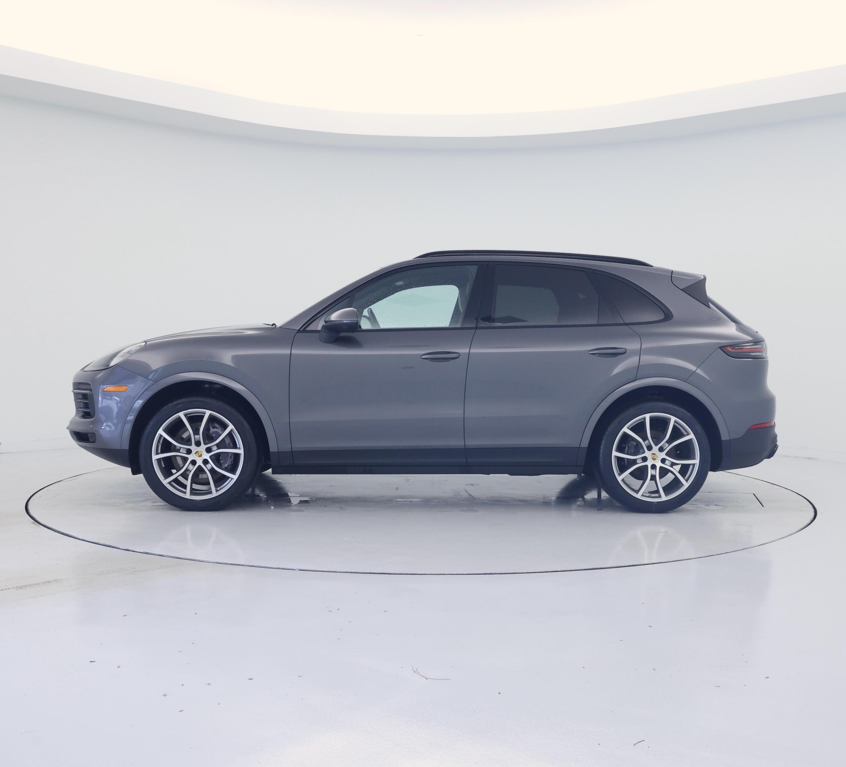 Thumbnail: 2021 Porsche Cayenne - 3