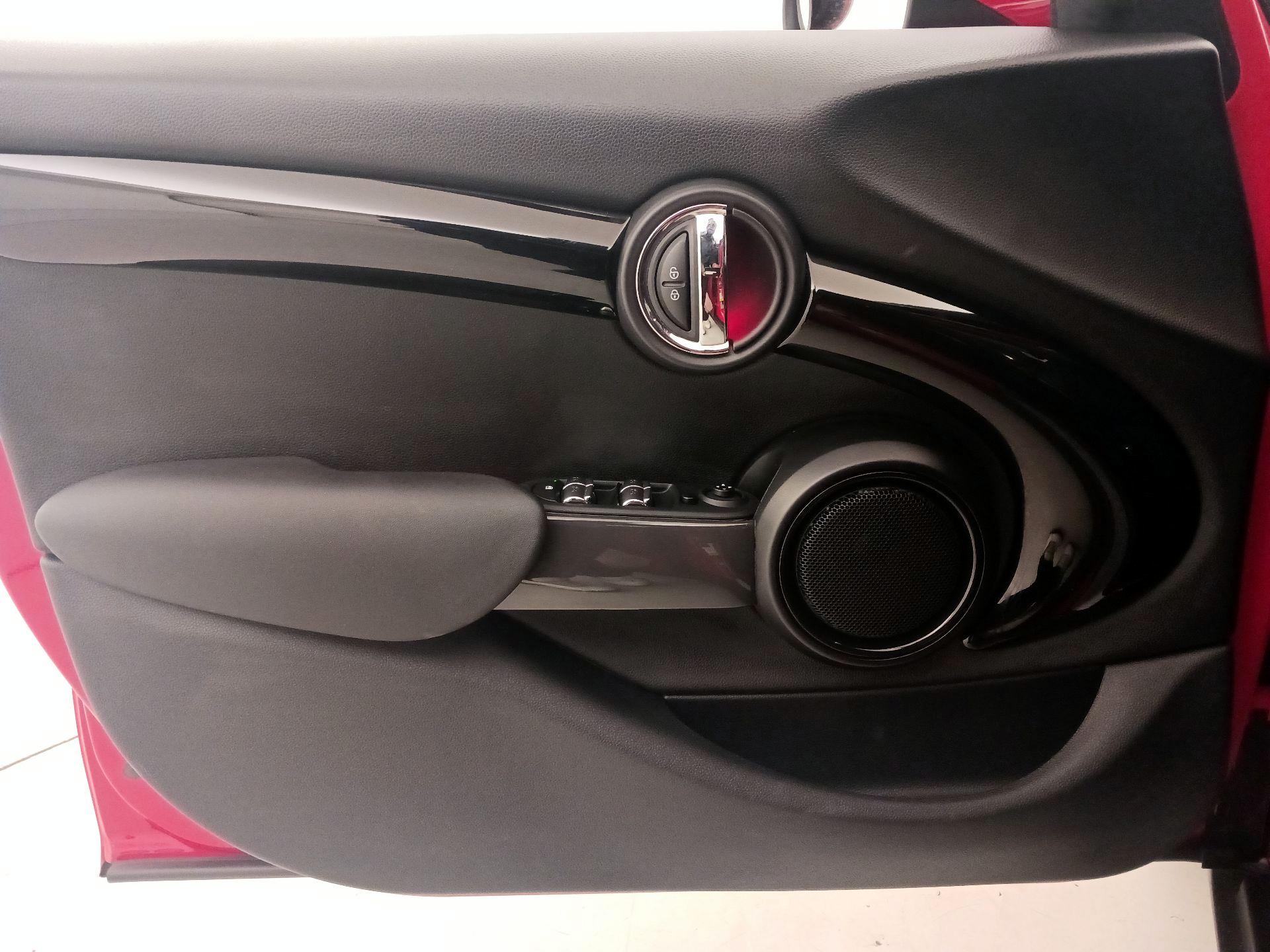 Thumbnail: 2020 MINI Cooper Hardtop - 12