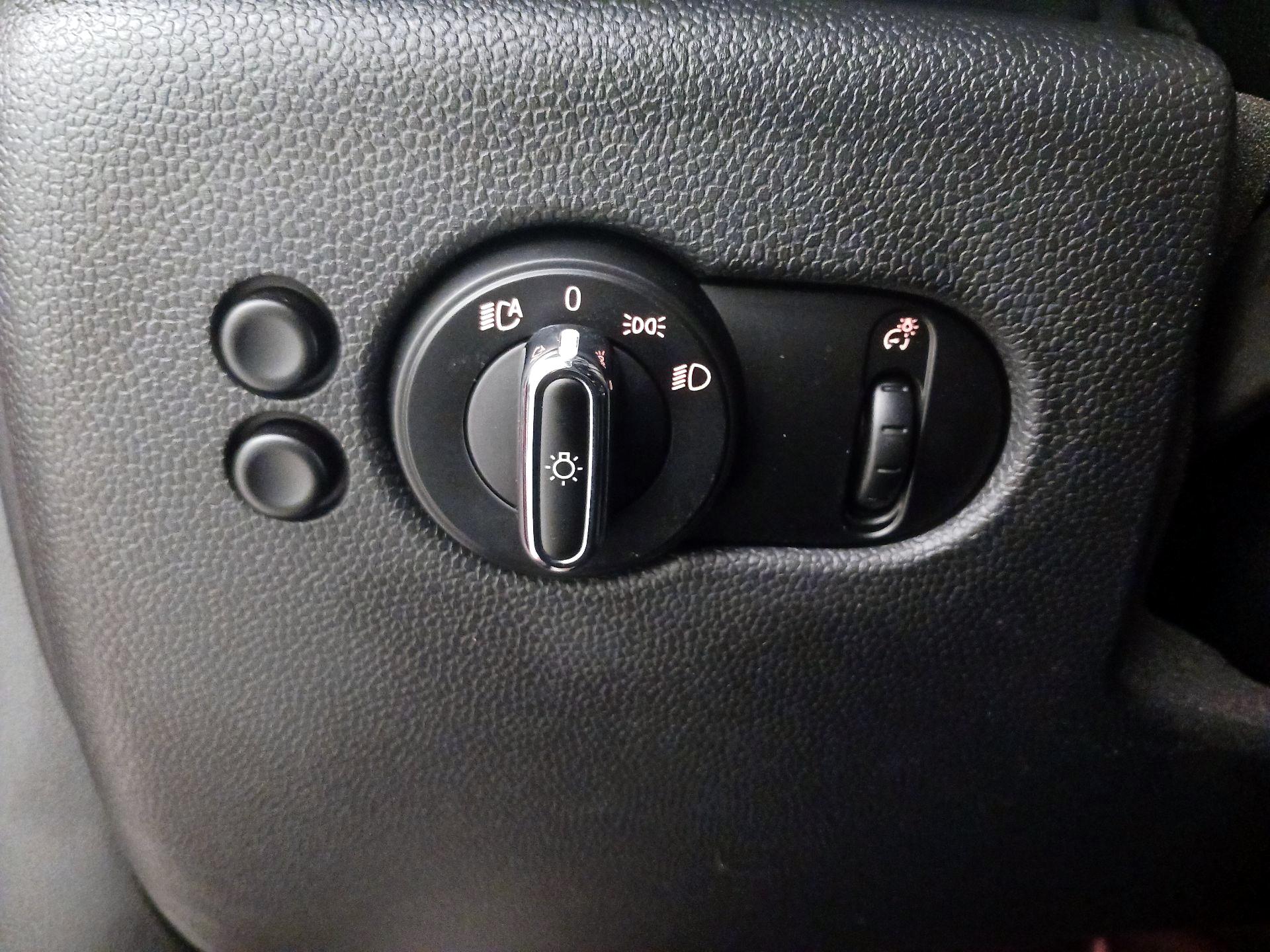 Thumbnail: 2020 MINI Cooper Hardtop - 13