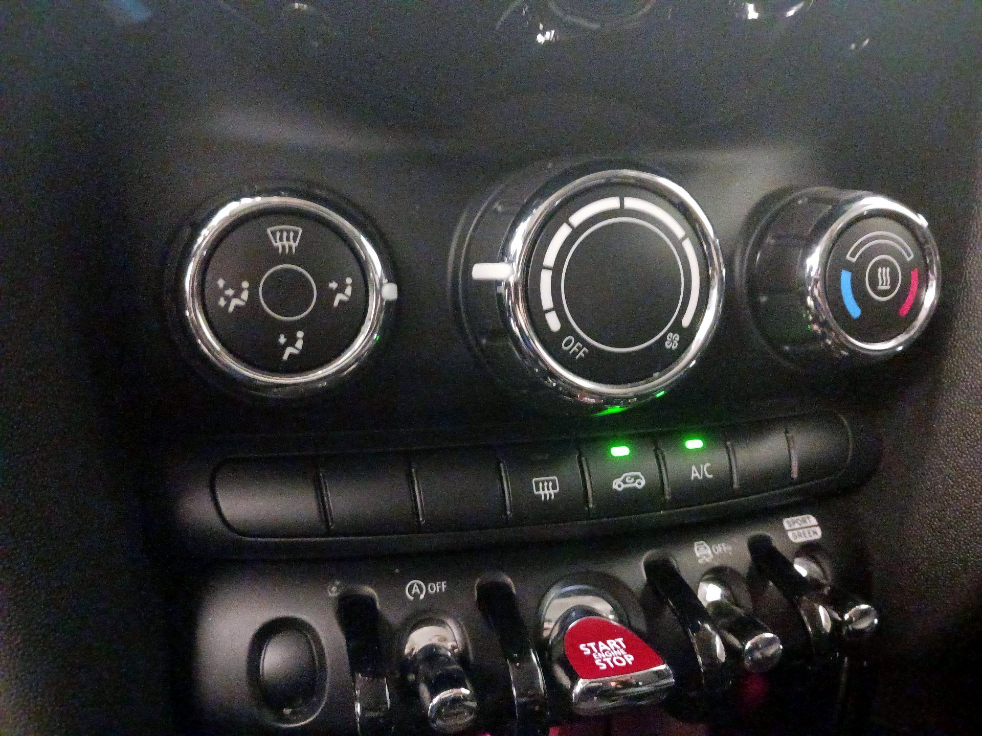 Thumbnail: 2020 MINI Cooper Hardtop - 16