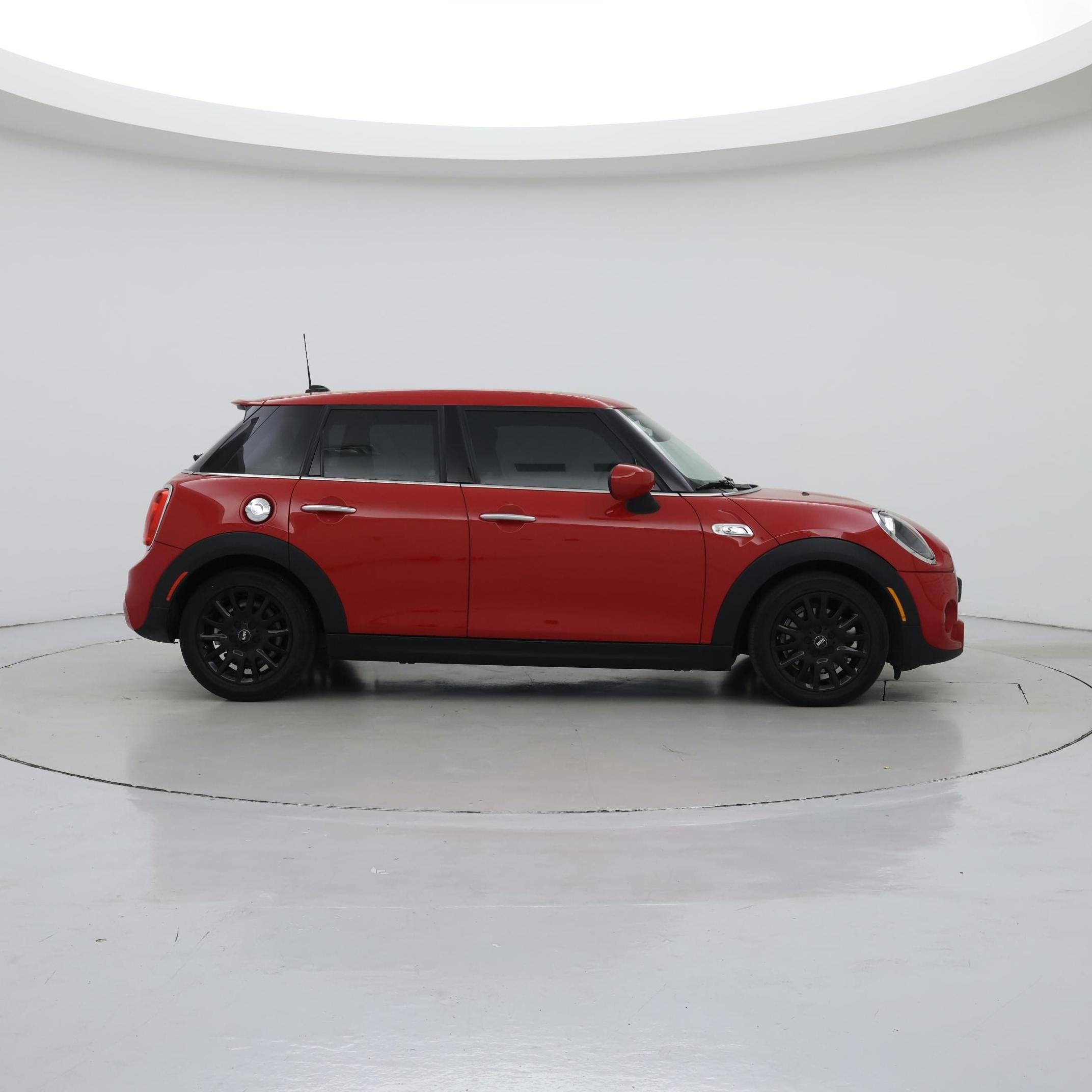 Thumbnail: 2020 MINI Cooper Hardtop - 7