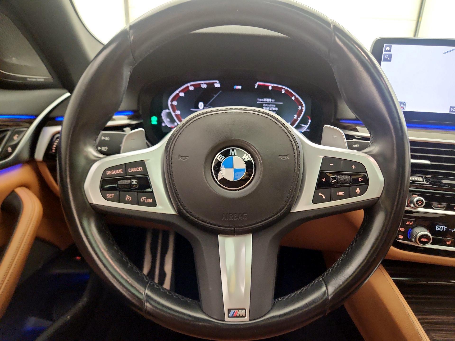 Thumbnail: 2023 BMW 5 Series - 10