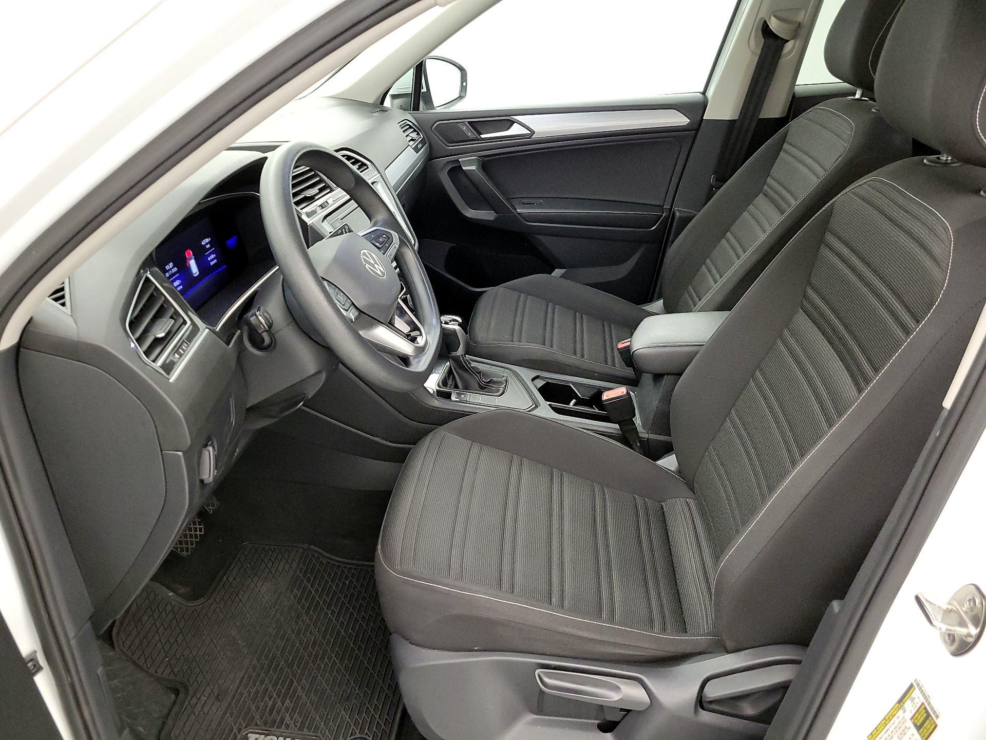 Thumbnail: 2022 Volkswagen Tiguan - 11