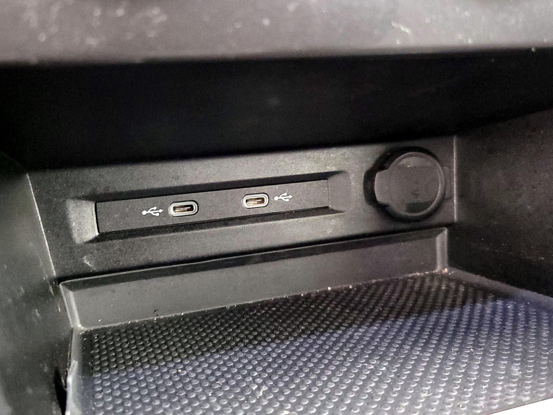 Thumbnail: 2022 Volkswagen Tiguan - 18