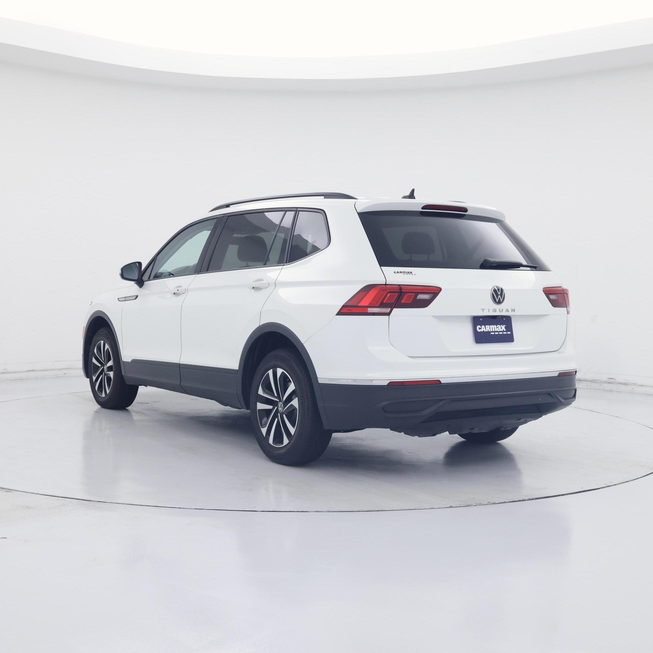 Thumbnail: 2022 Volkswagen Tiguan - 2