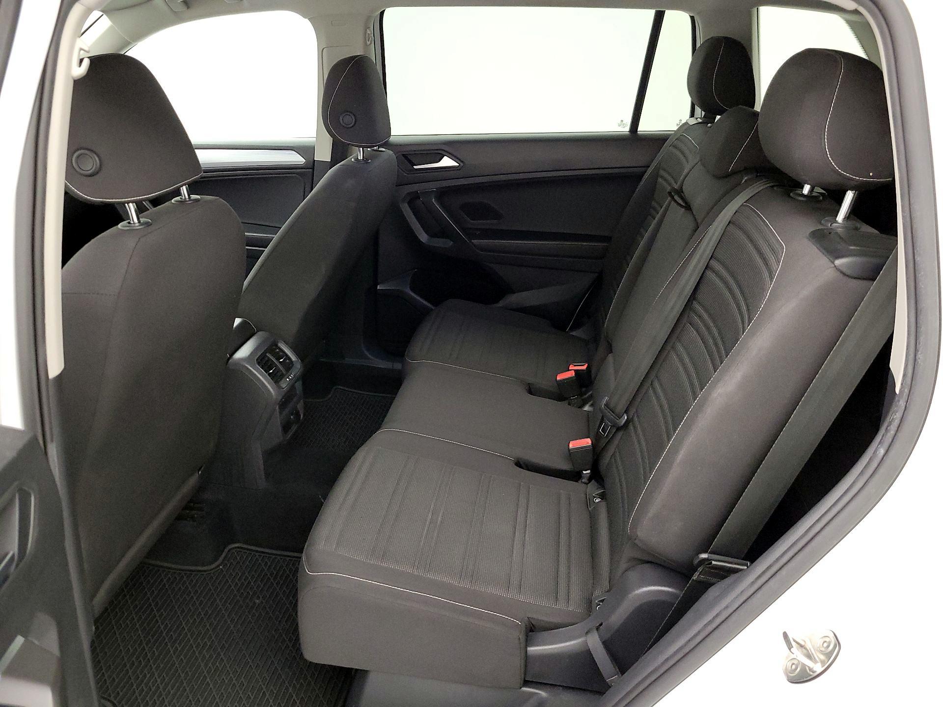 Thumbnail: 2022 Volkswagen Tiguan - 19