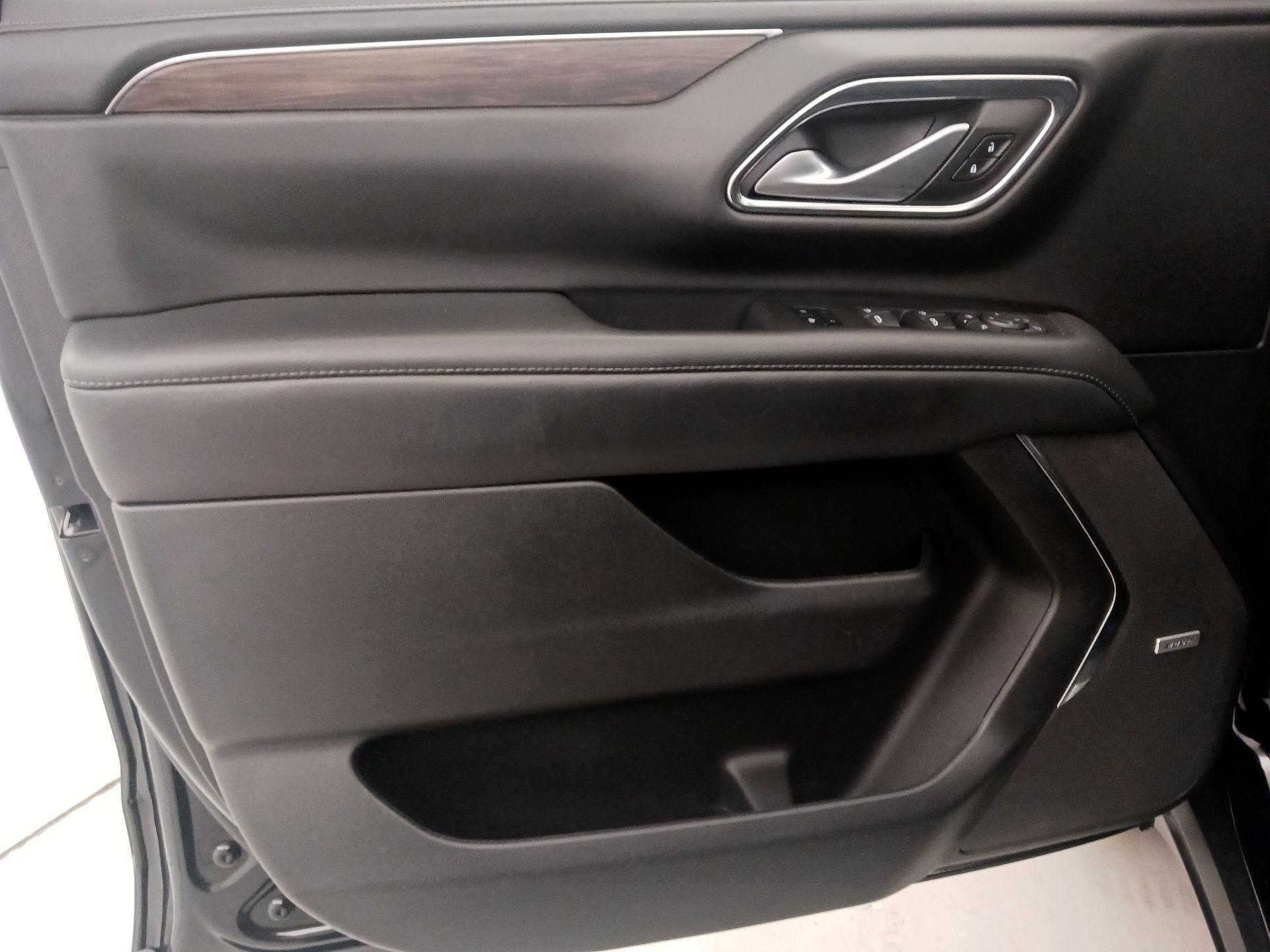 Thumbnail: 2022 Chevrolet Suburban - 12