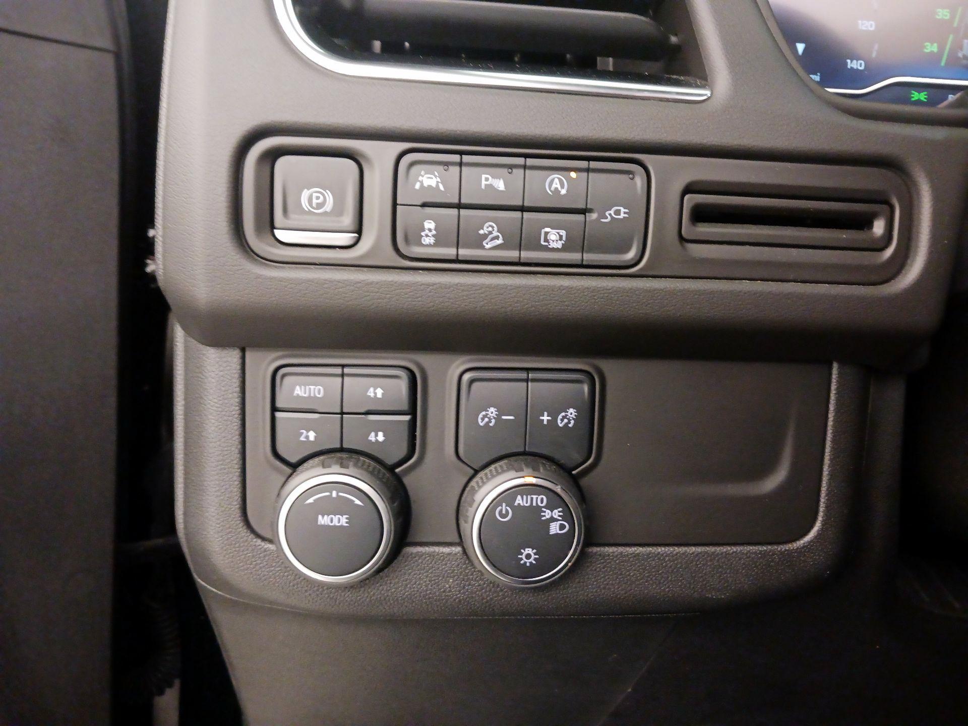 Thumbnail: 2022 Chevrolet Suburban - 13