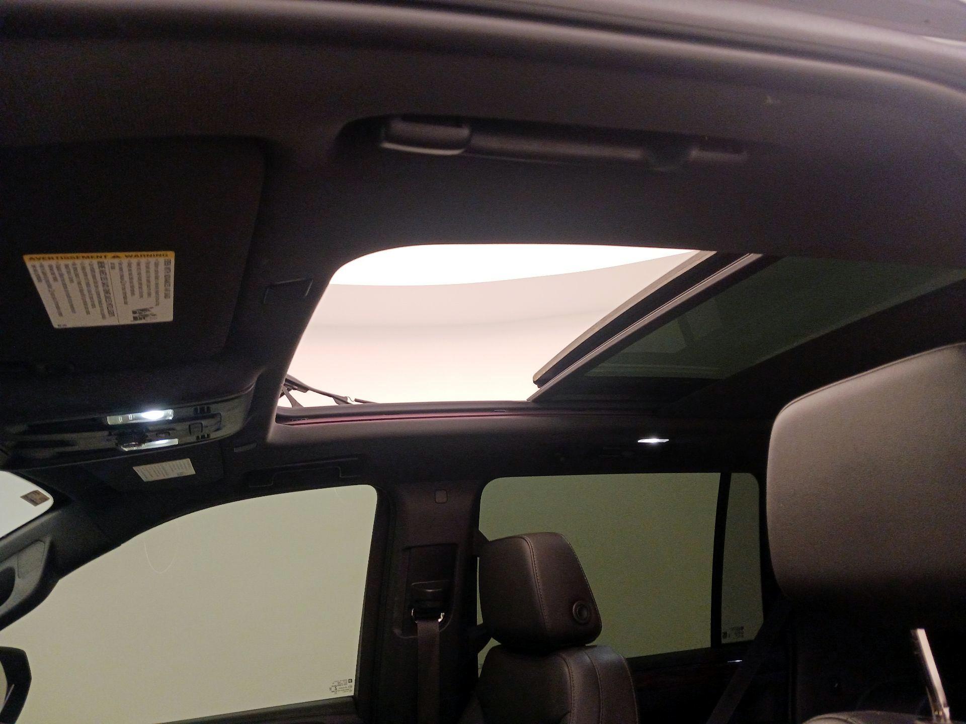 Thumbnail: 2022 Chevrolet Suburban - 19