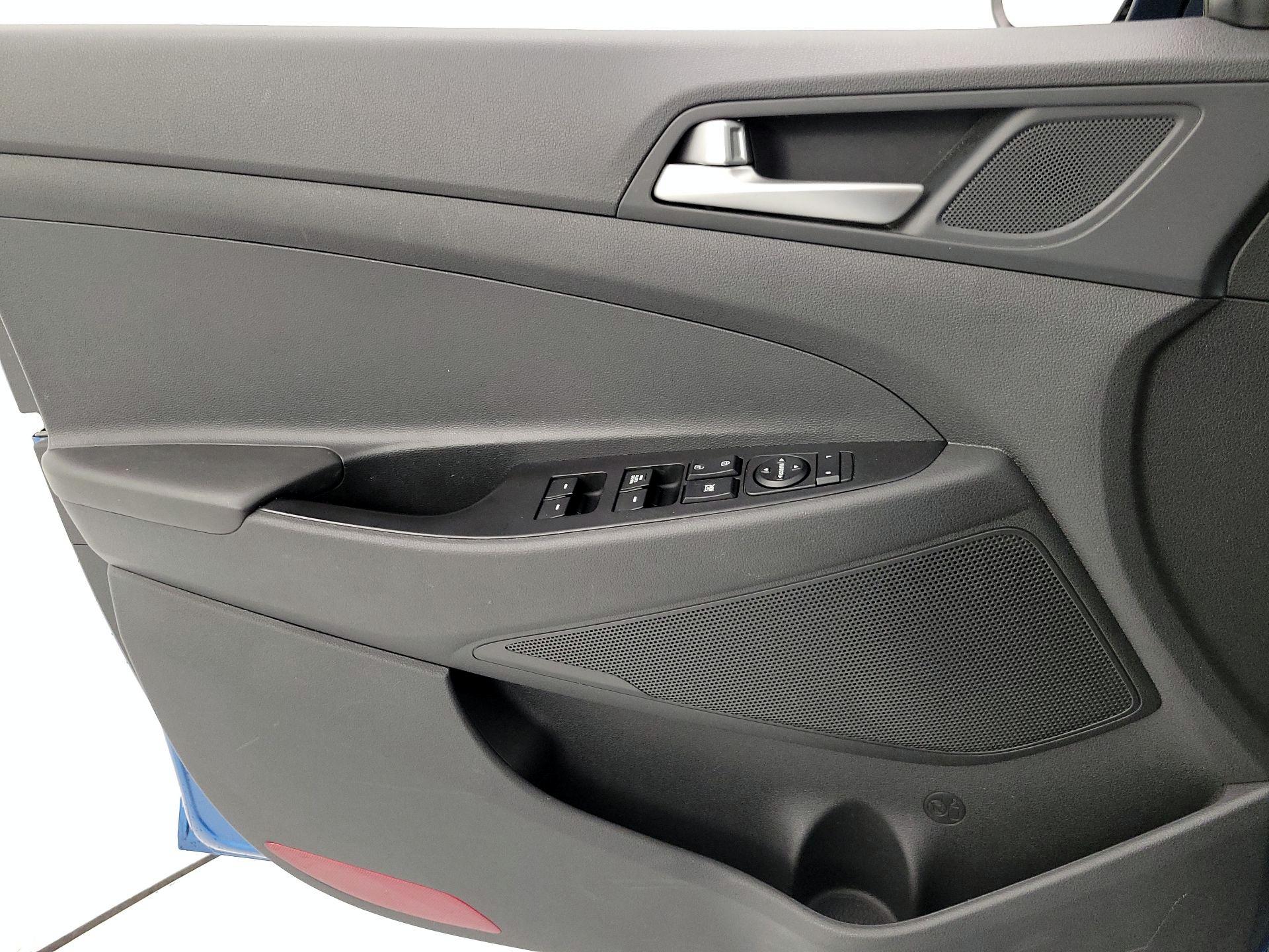 Thumbnail: 2020 Hyundai Tucson - 12