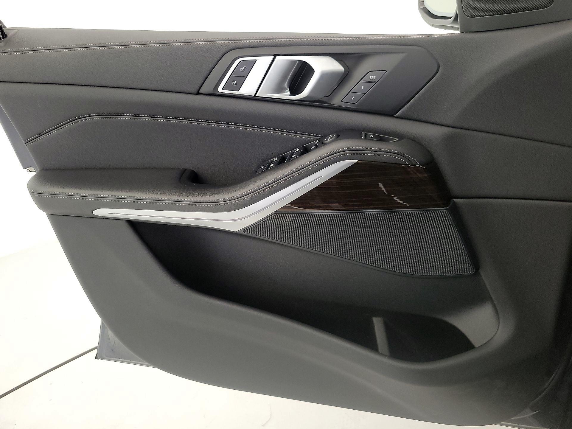 Thumbnail: 2021 BMW X5 - 12