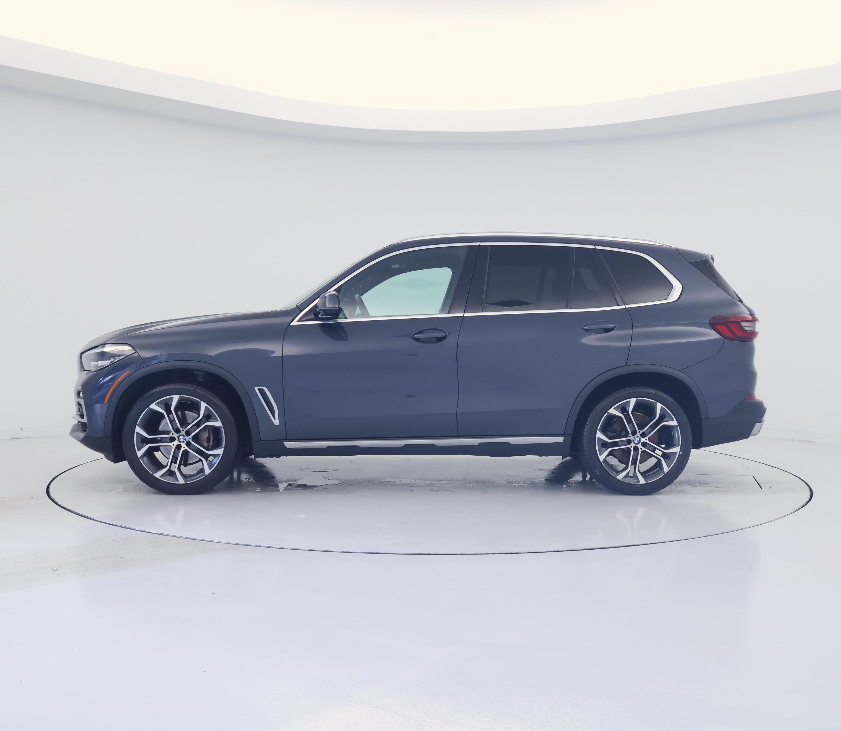 Thumbnail: 2021 BMW X5 - 3