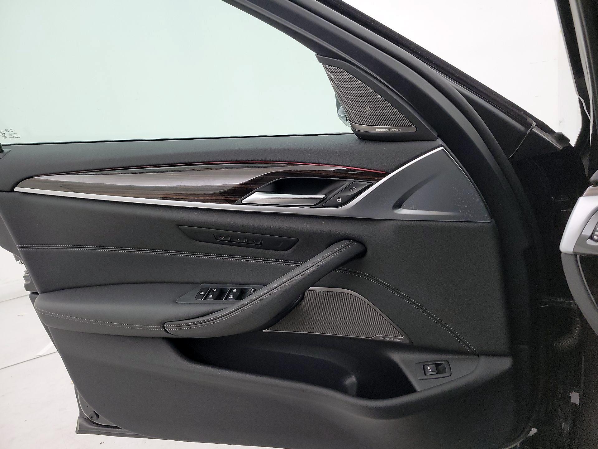 Thumbnail: 2023 BMW 5 Series - 12