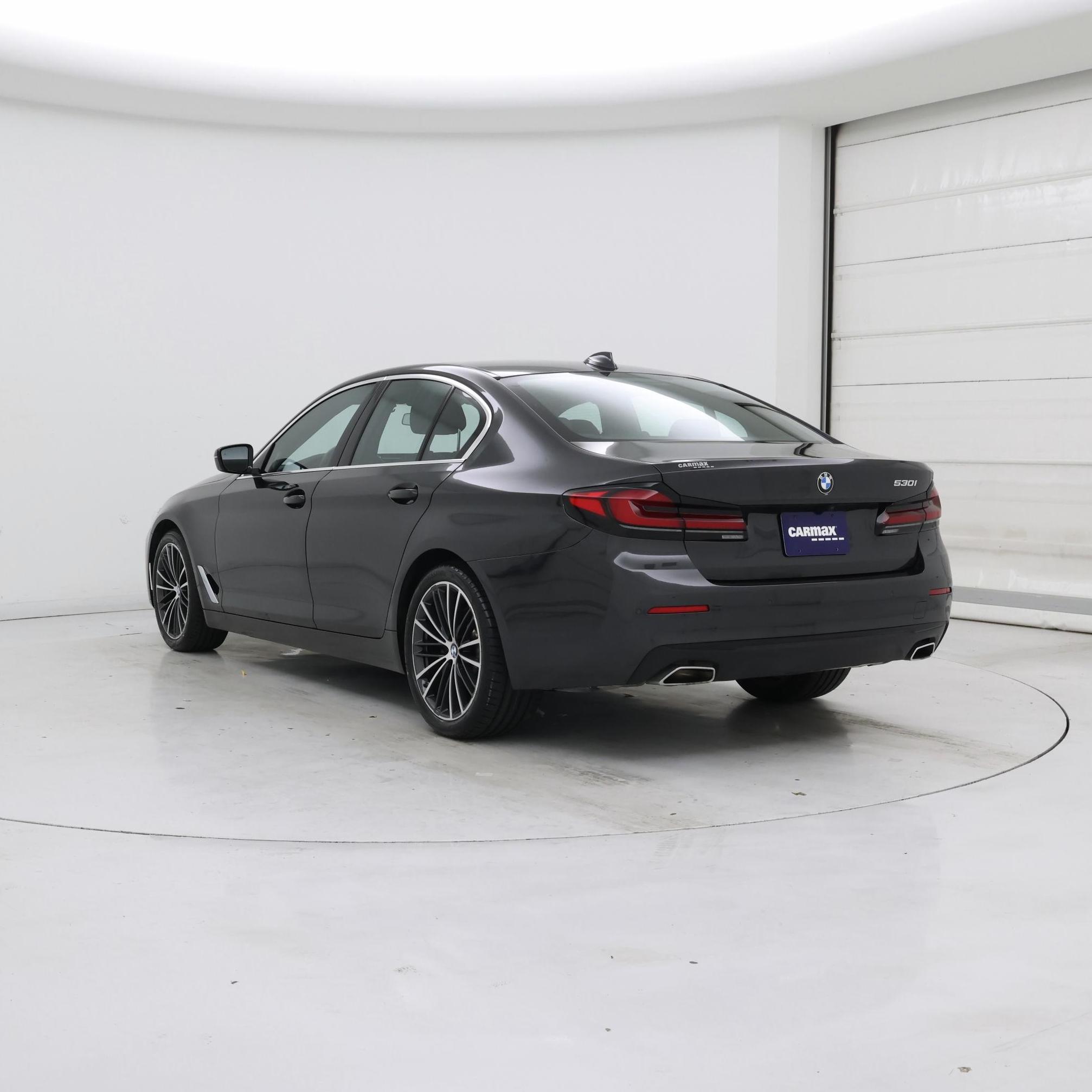 Thumbnail: 2023 BMW 5 Series - 2