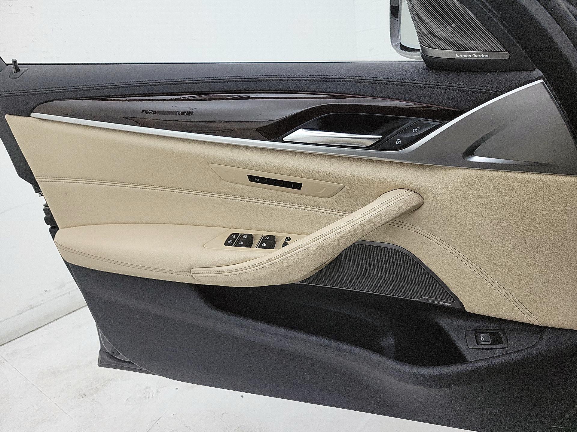 Thumbnail: 2020 BMW 5 Series - 12