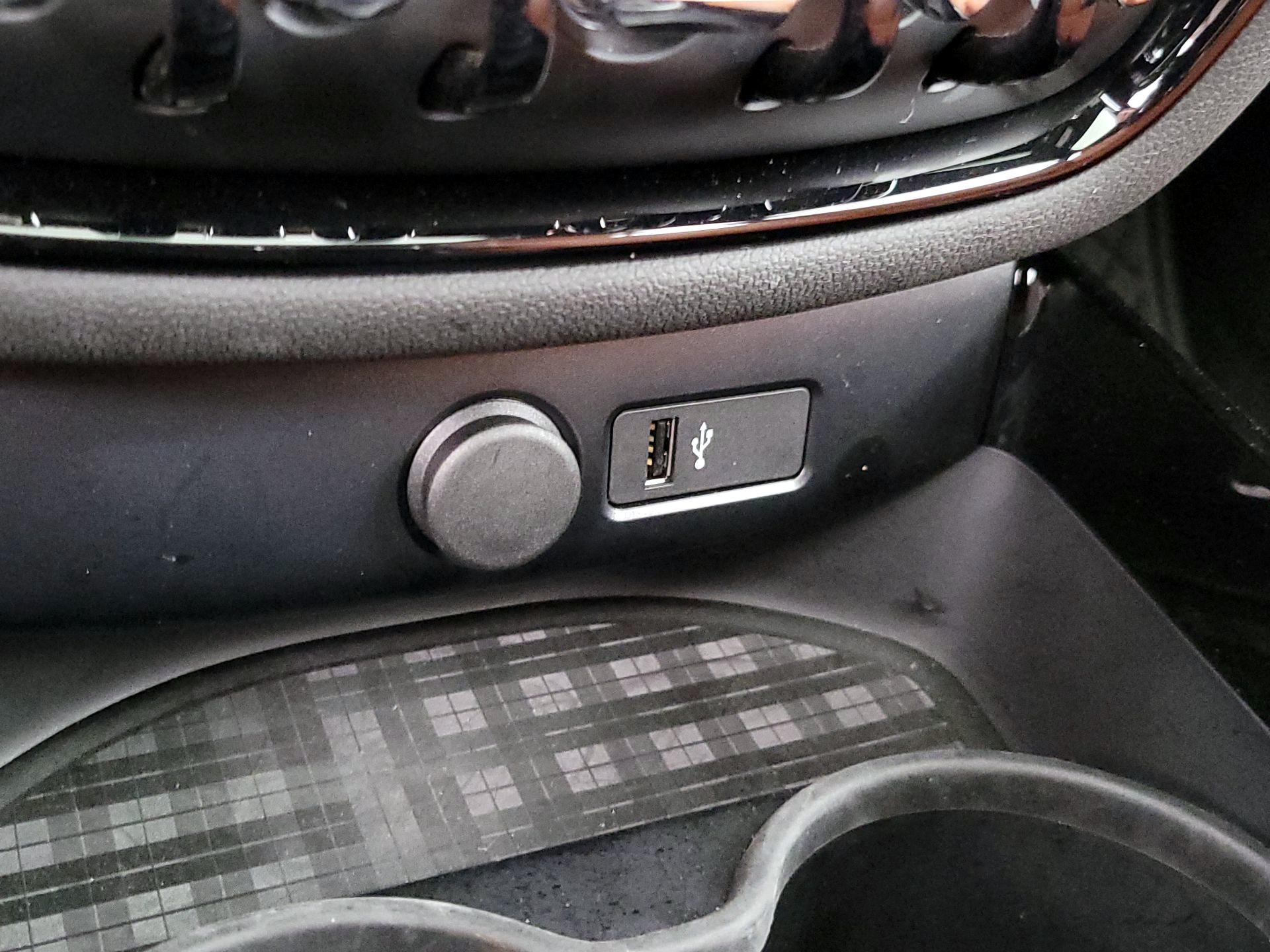 Thumbnail: 2022 MINI Cooper Clubman - 19