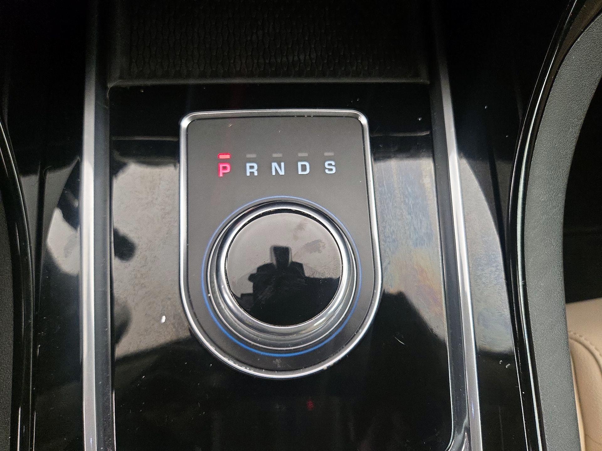 Thumbnail: 2017 Jaguar XE - 18