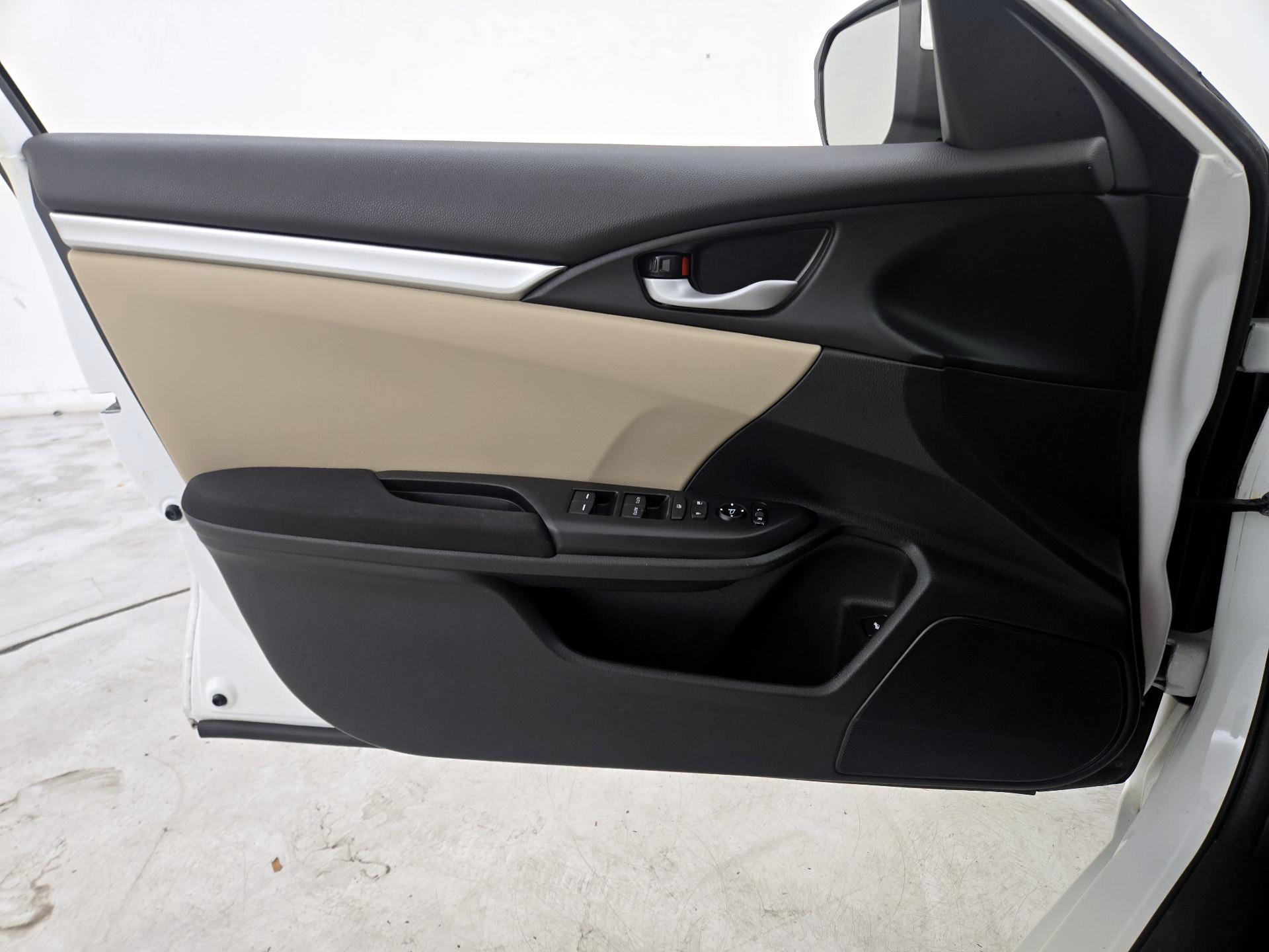 Thumbnail: 2017 Honda Civic - 12