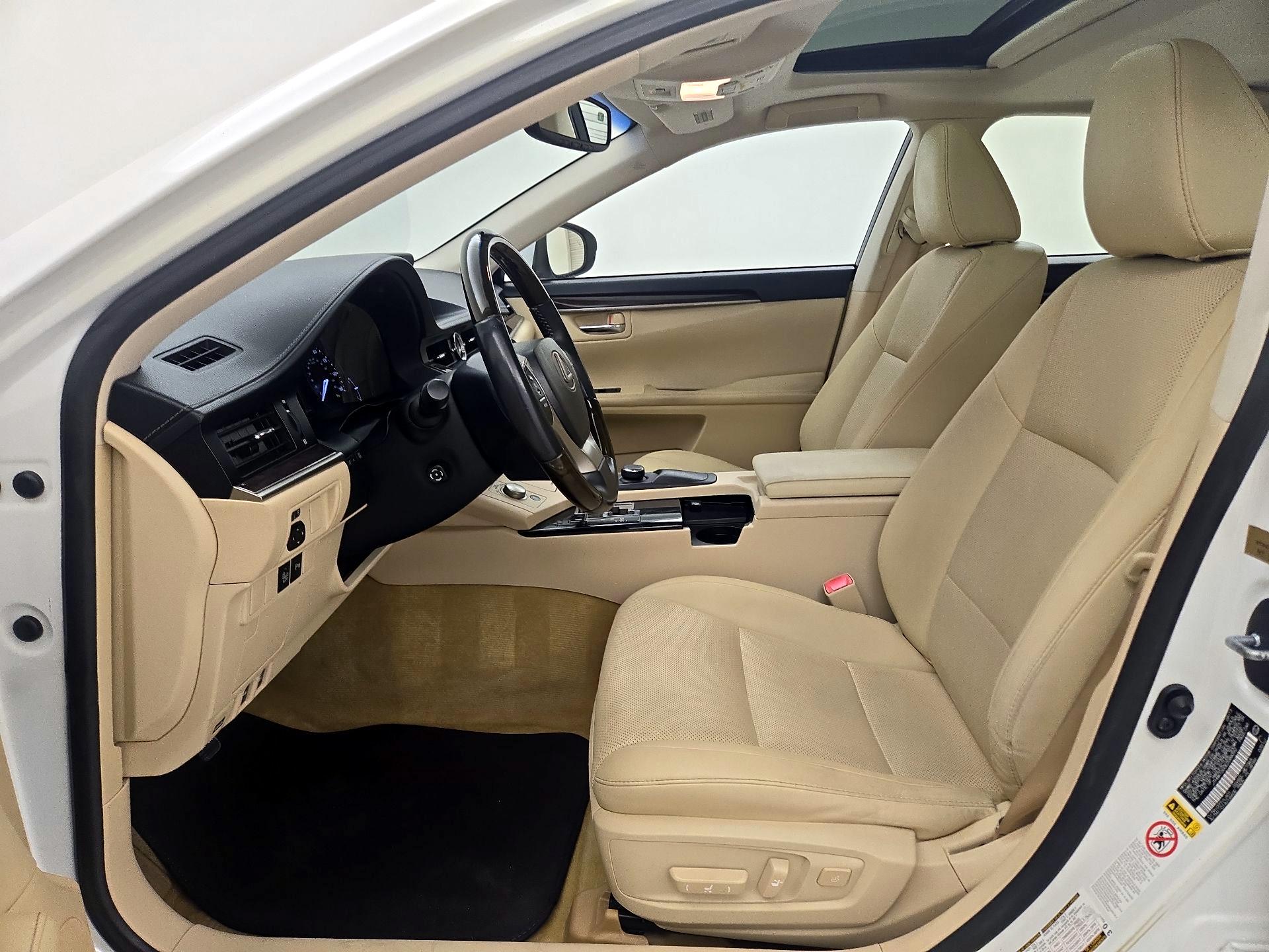 Thumbnail: 2014 Lexus ES - 11