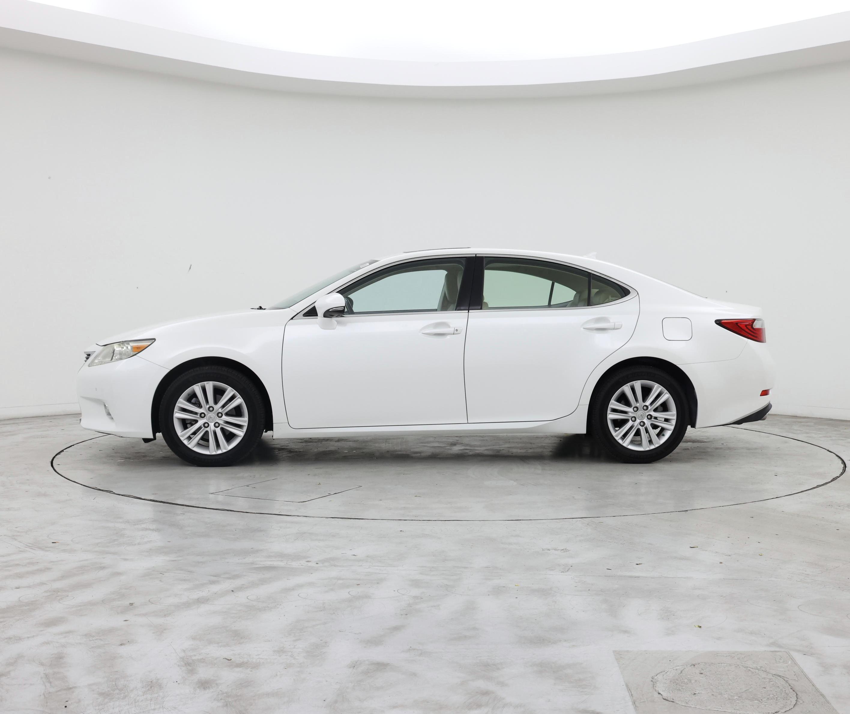 Thumbnail: 2014 Lexus ES - 3