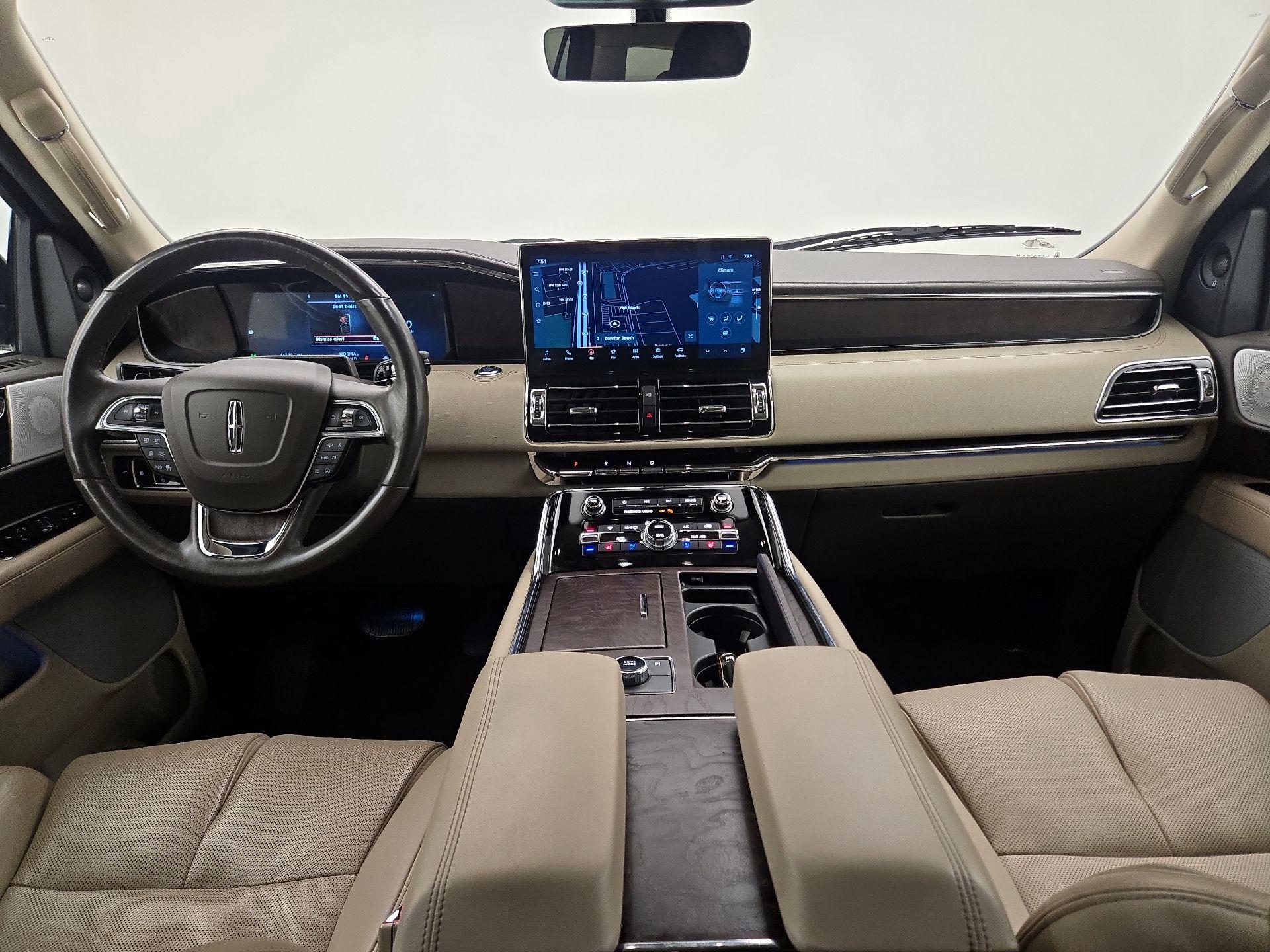 Thumbnail: 2022 Lincoln Navigator L - 9