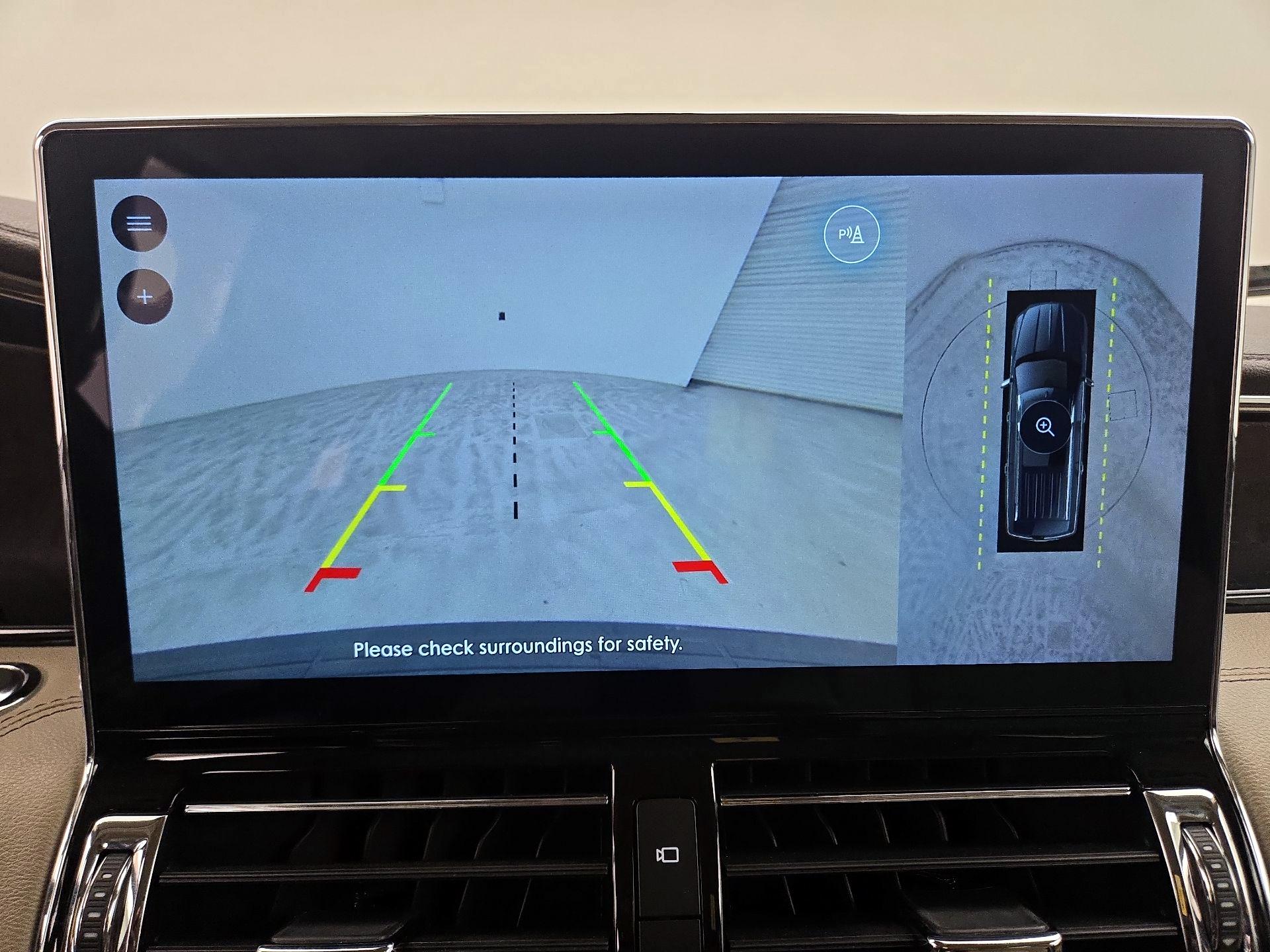 Thumbnail: 2022 Lincoln Navigator L - 15