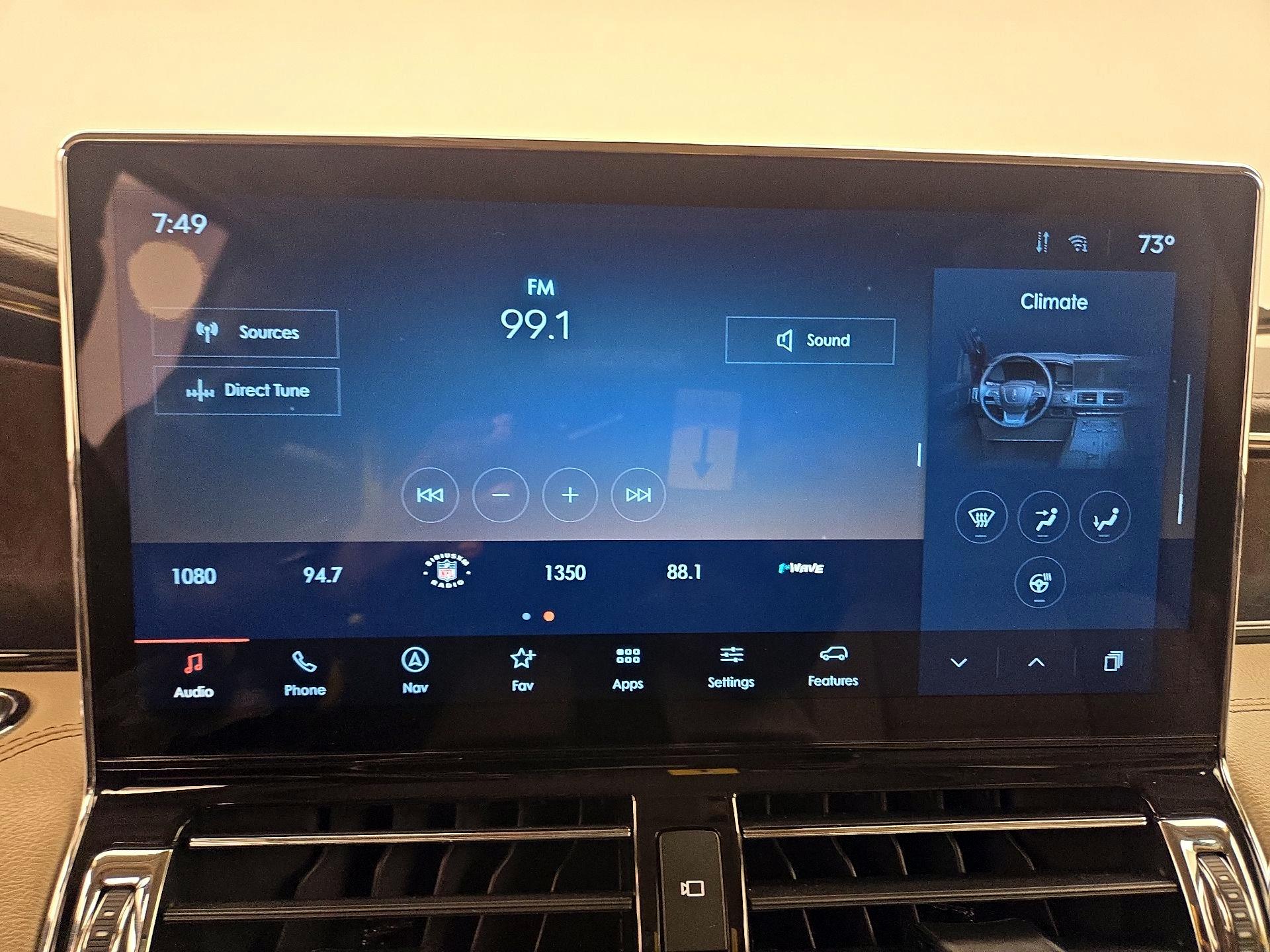 Thumbnail: 2022 Lincoln Navigator L - 16