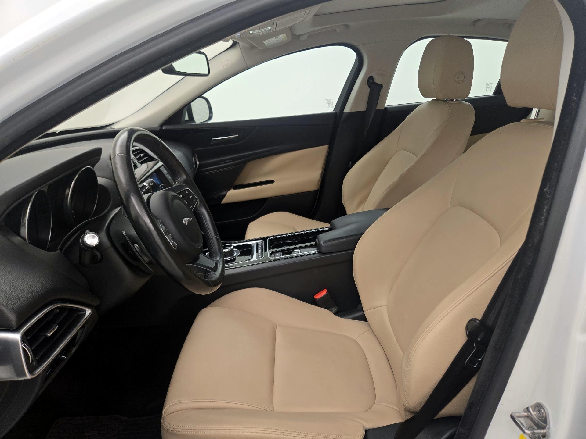 Thumbnail: 2018 Jaguar XE - 11