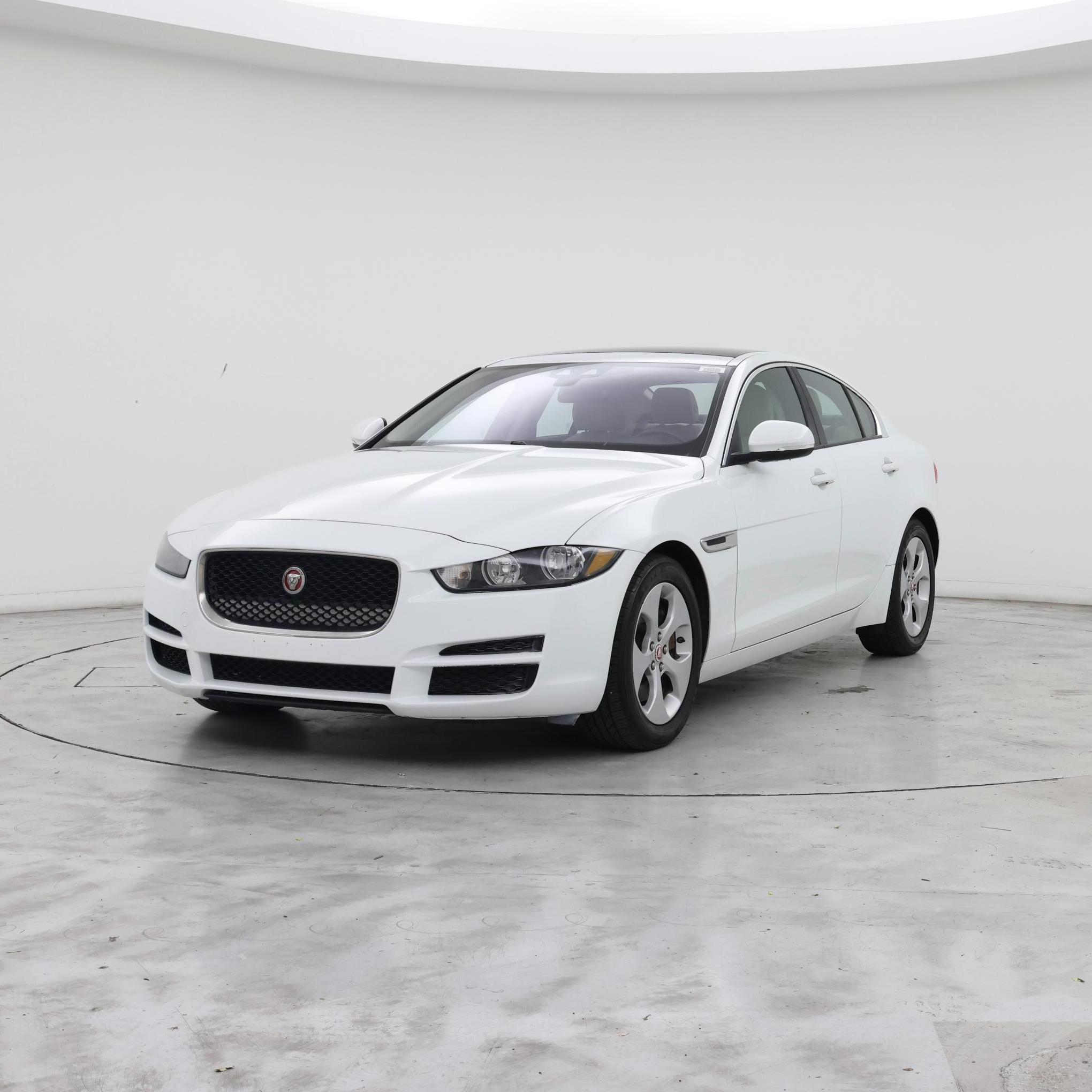 Thumbnail: 2018 Jaguar XE - 4