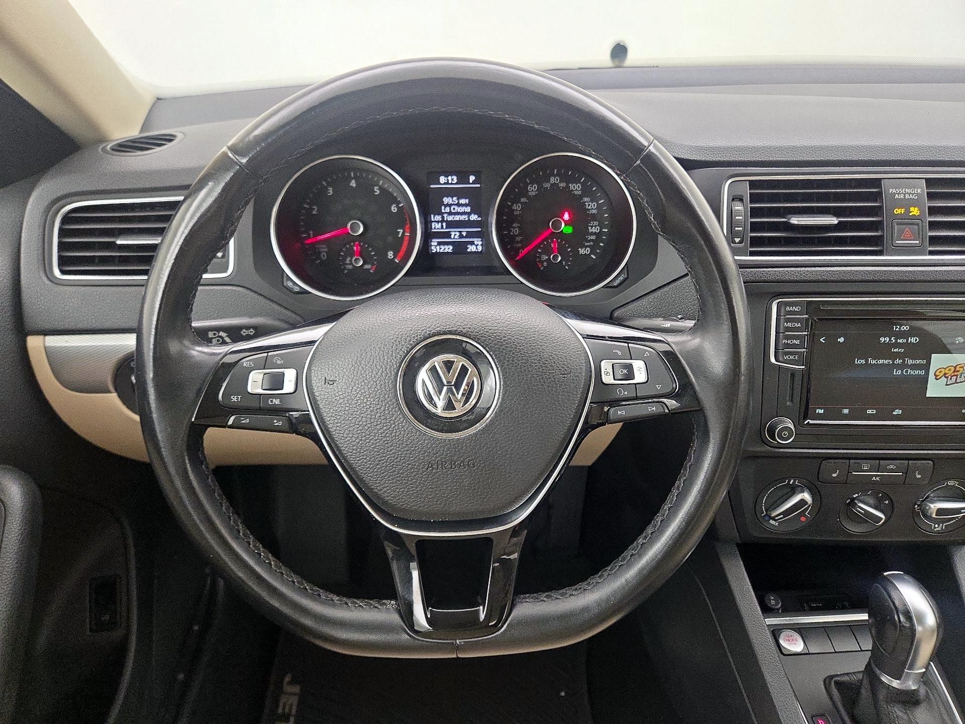 Thumbnail: 2017 Volkswagen Jetta - 10