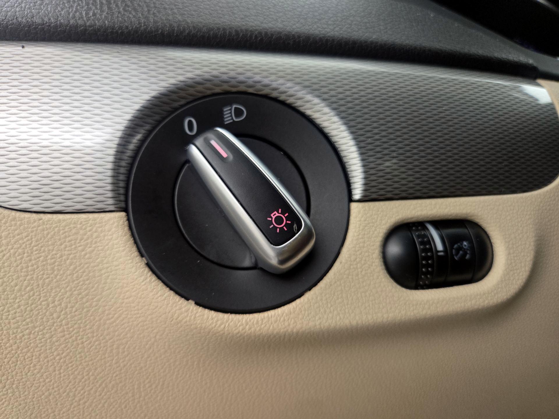 Thumbnail: 2017 Volkswagen Jetta - 13