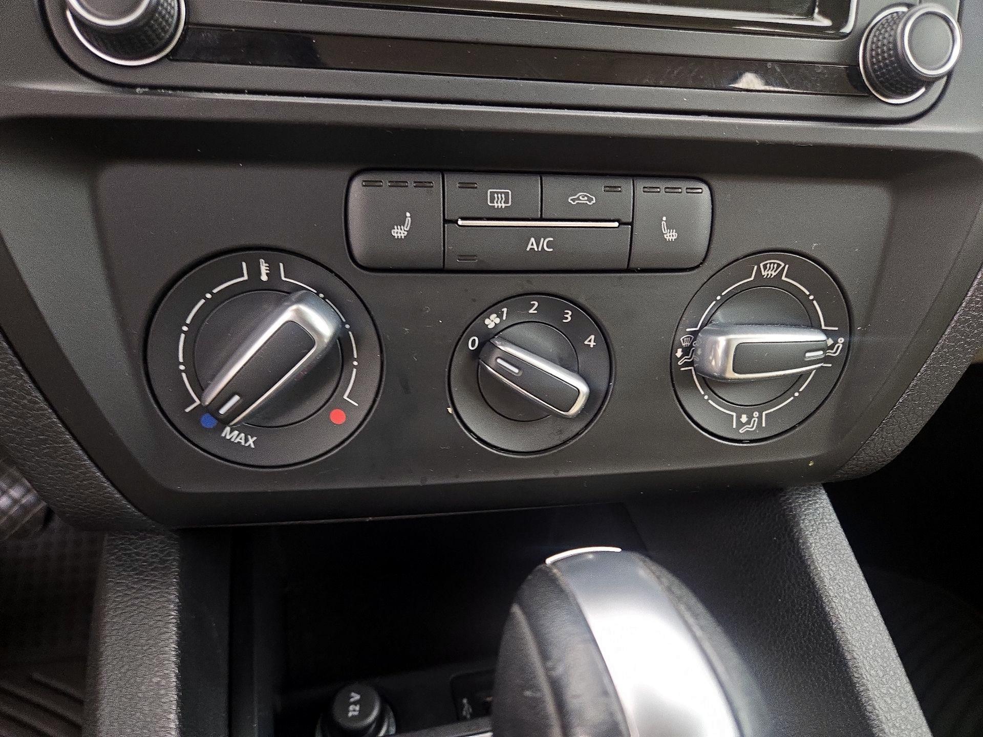 Thumbnail: 2017 Volkswagen Jetta - 16