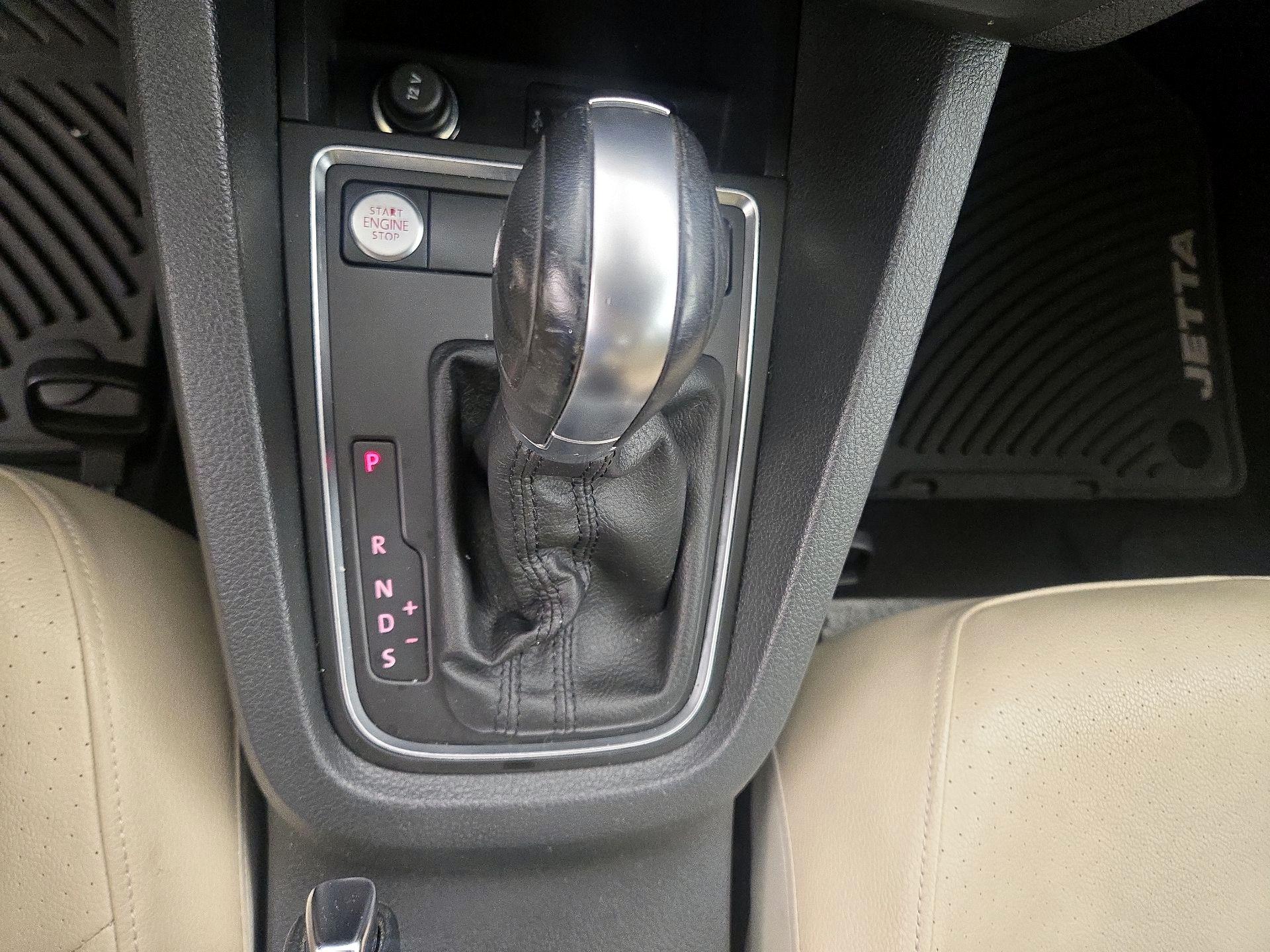 Thumbnail: 2017 Volkswagen Jetta - 17