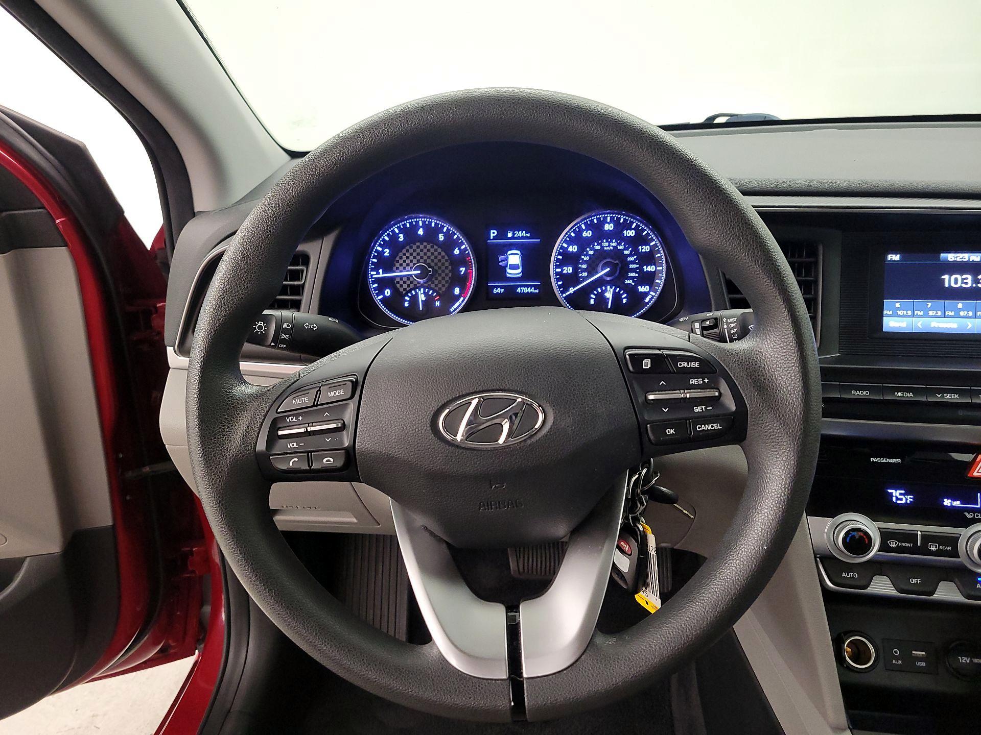 Thumbnail: 2020 Hyundai Elantra - 10