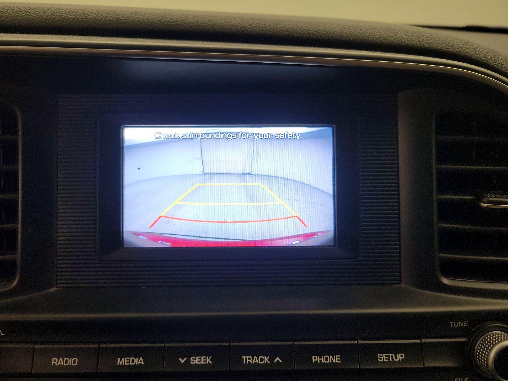 Thumbnail: 2020 Hyundai Elantra - 14