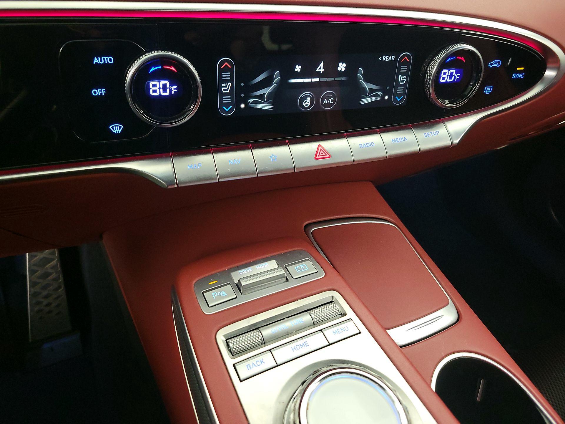 Thumbnail: 2023 Genesis GV70 - 17