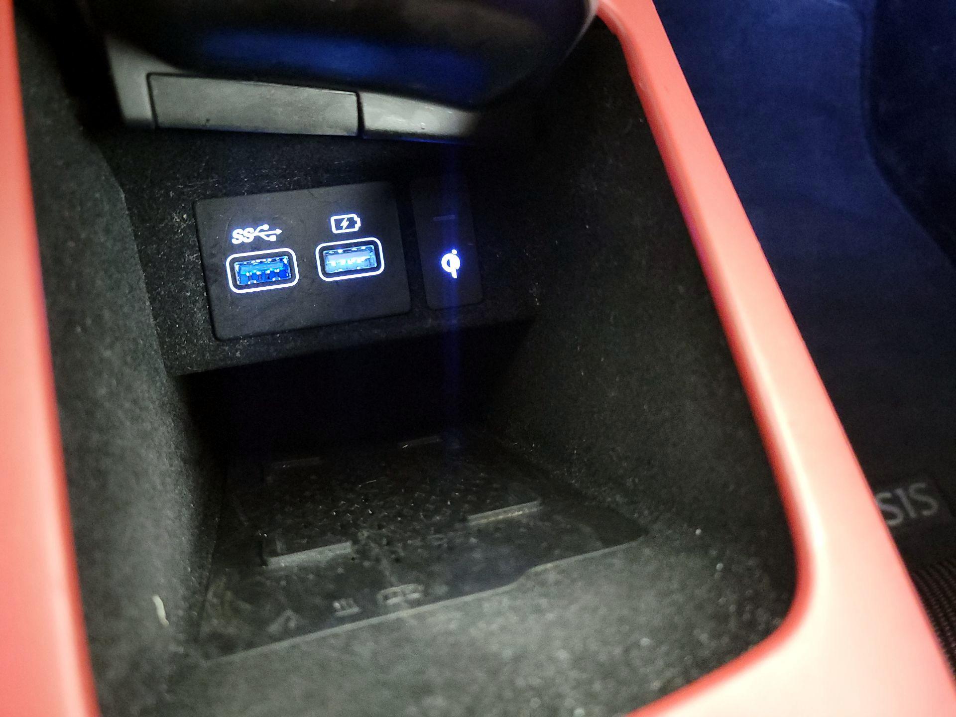 Thumbnail: 2023 Genesis GV70 - 19