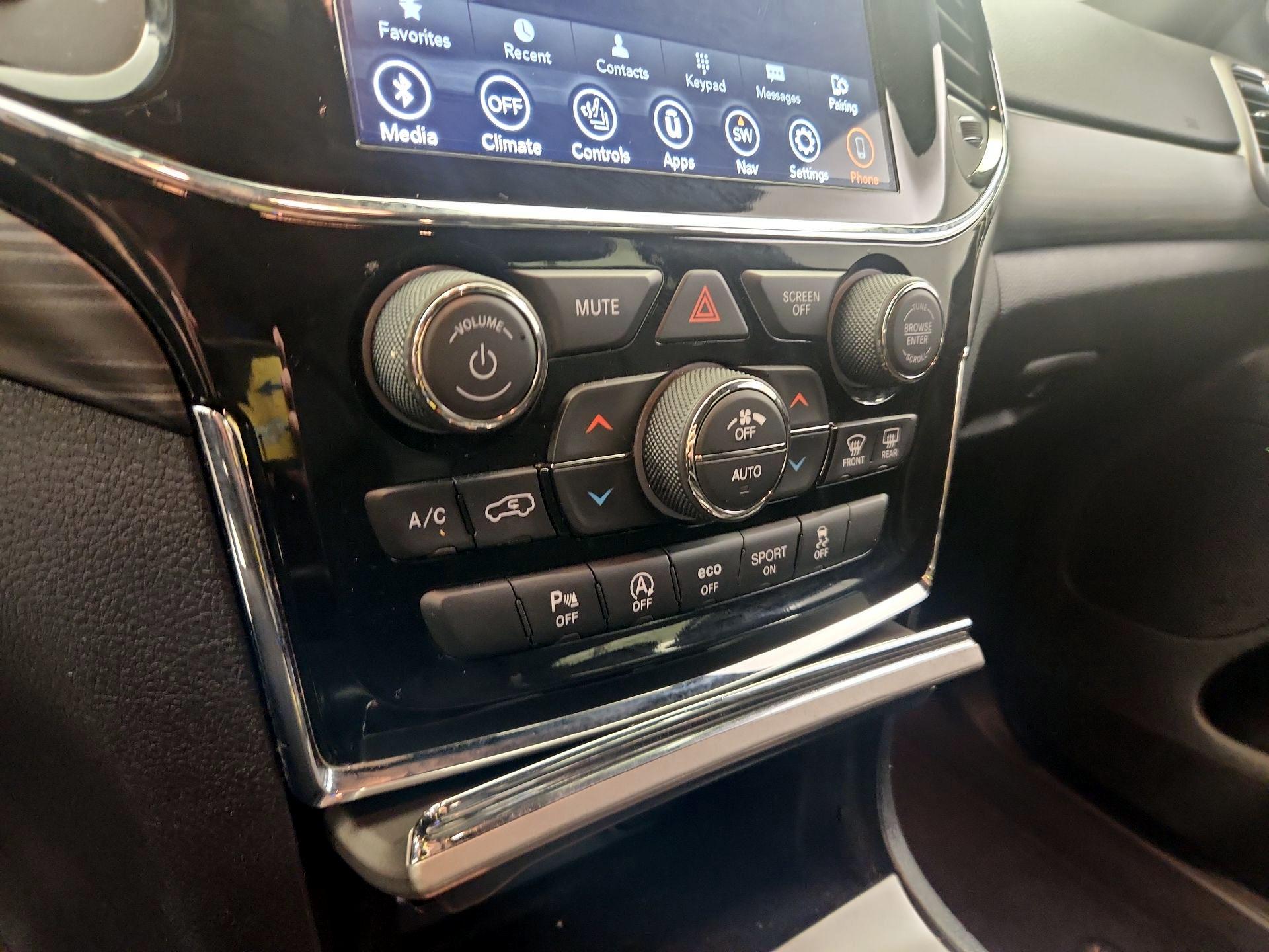 Thumbnail: 2021 Jeep Grand Cherokee - 17