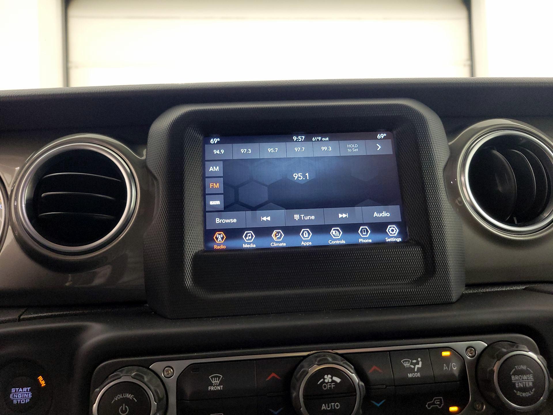 Thumbnail: 2021 Jeep Gladiator - 15