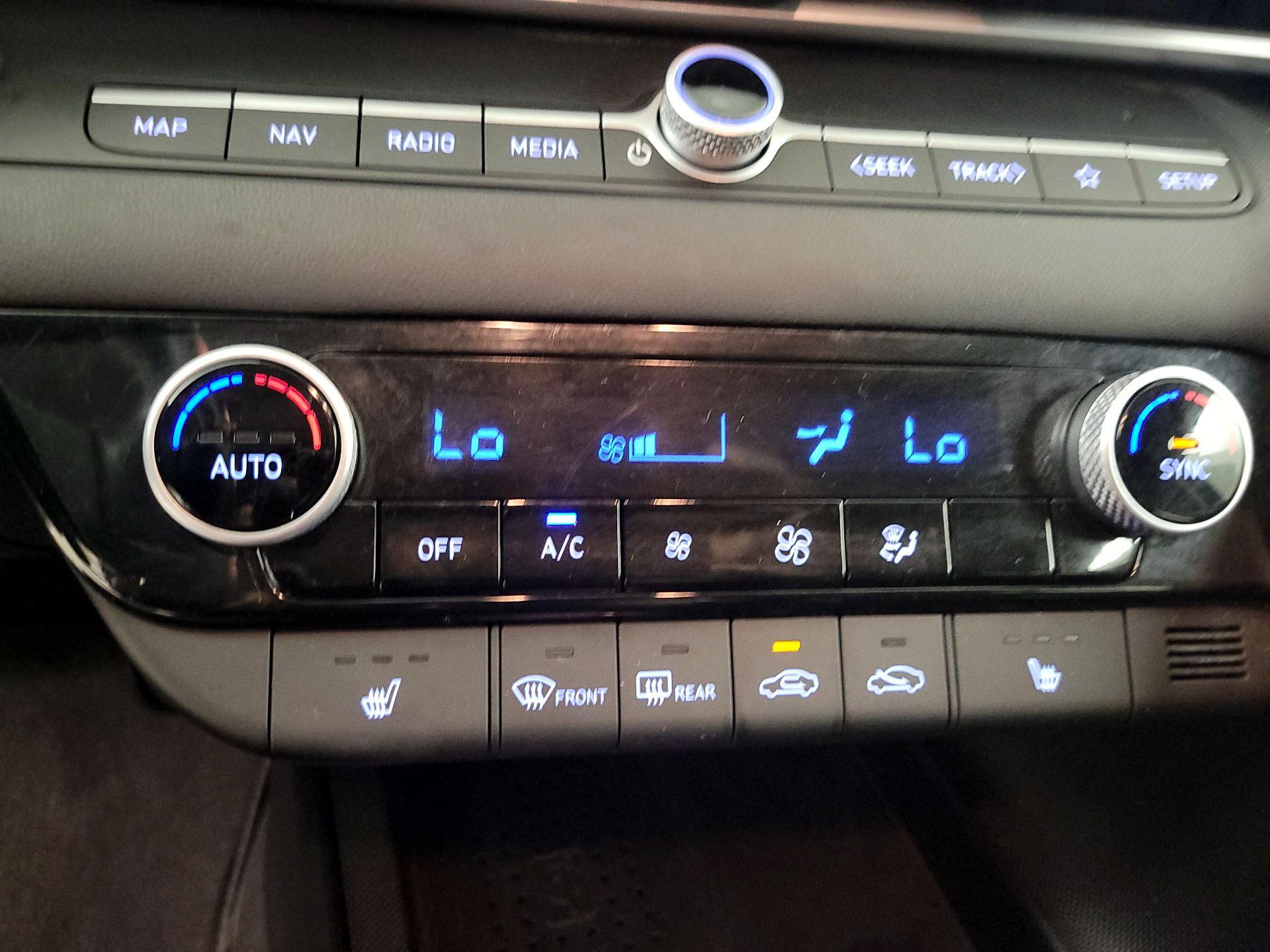 Thumbnail: 2023 Hyundai Elantra - 17