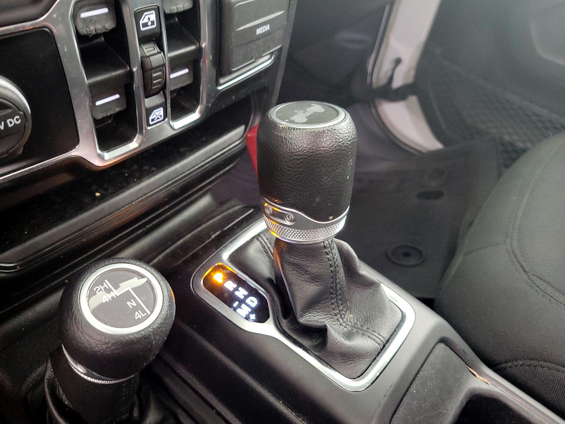 Thumbnail: 2022 Jeep Wrangler - 17