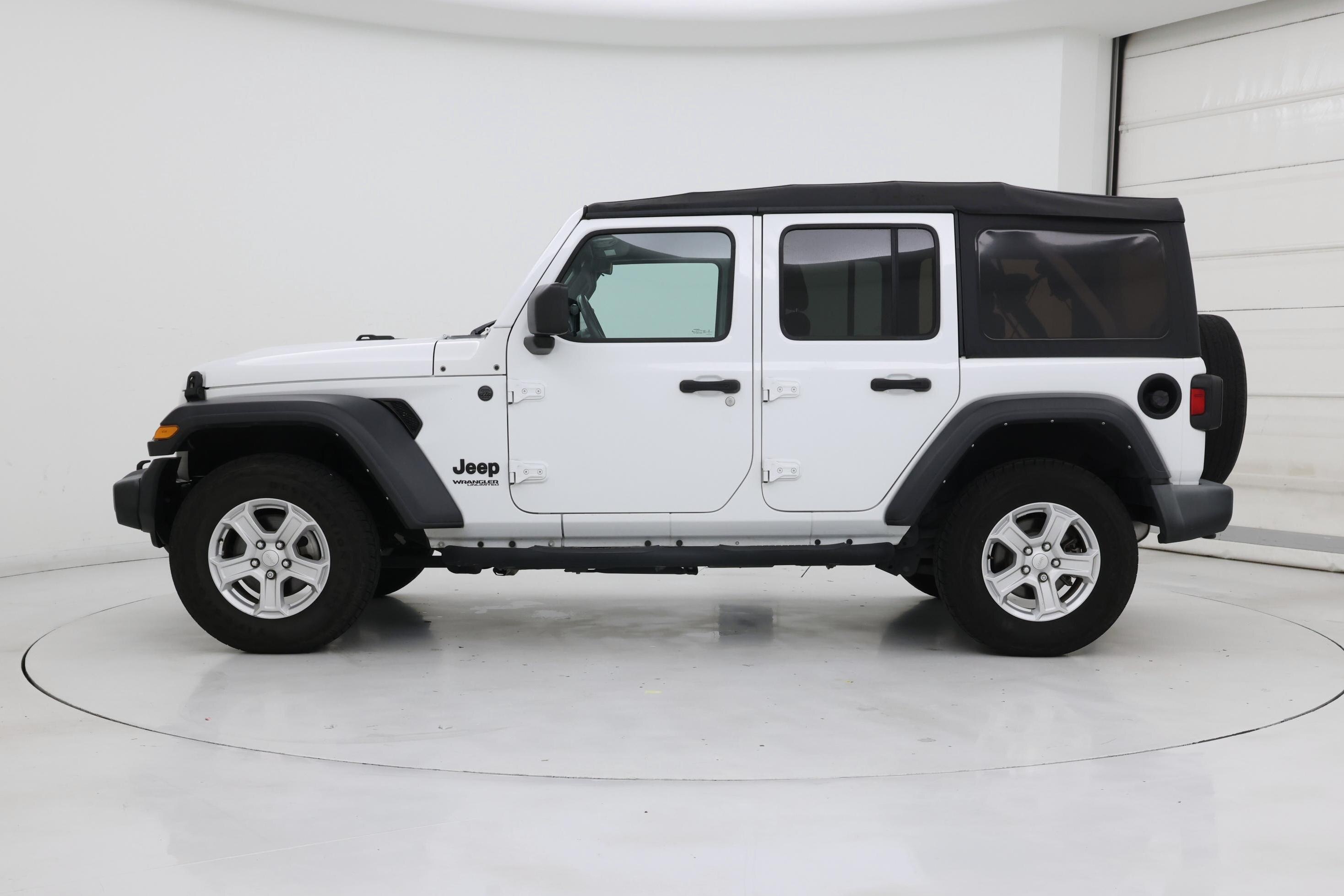 Thumbnail: 2022 Jeep Wrangler - 3