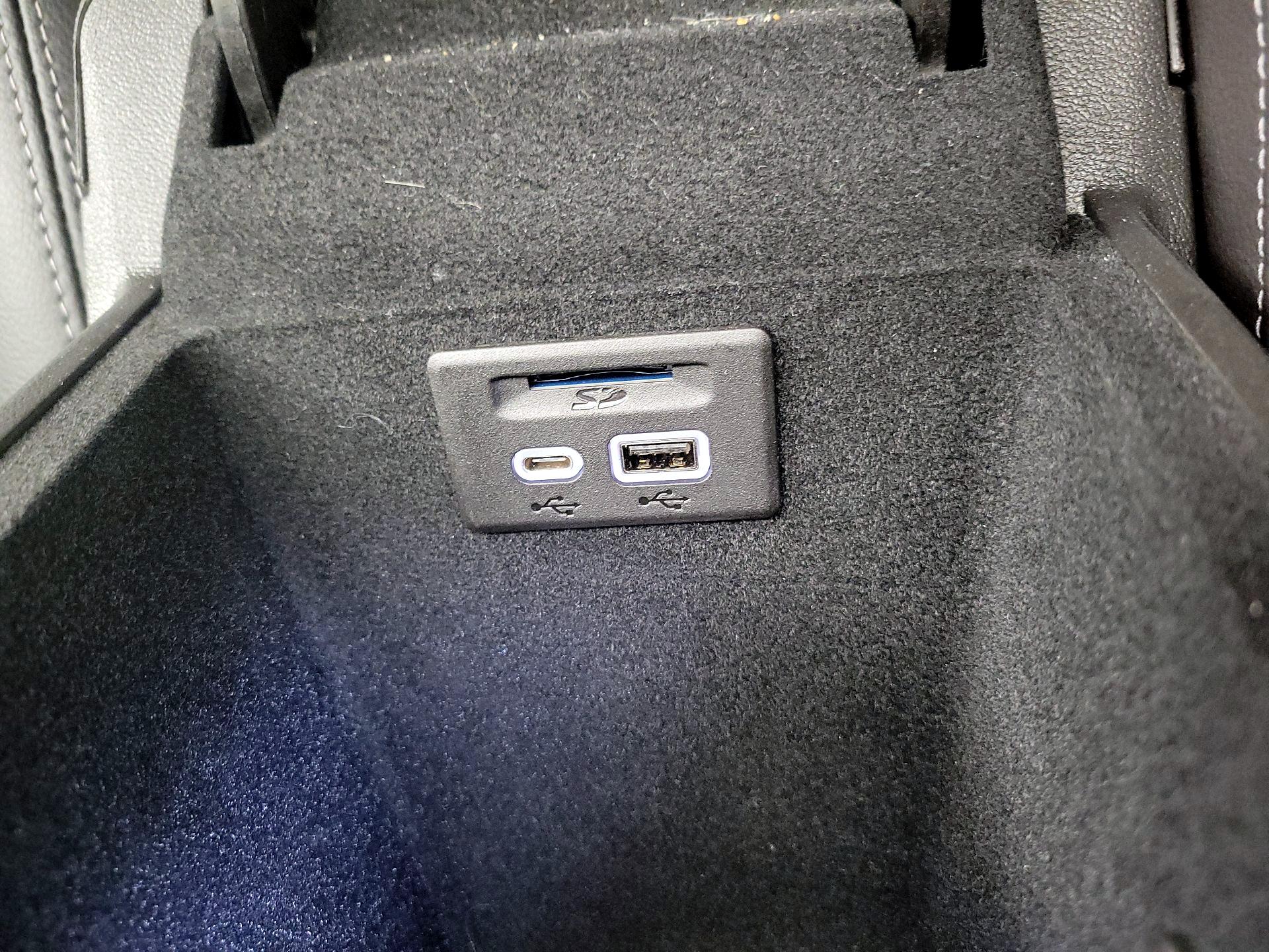 Thumbnail: 2023 Cadillac XT5 - 18