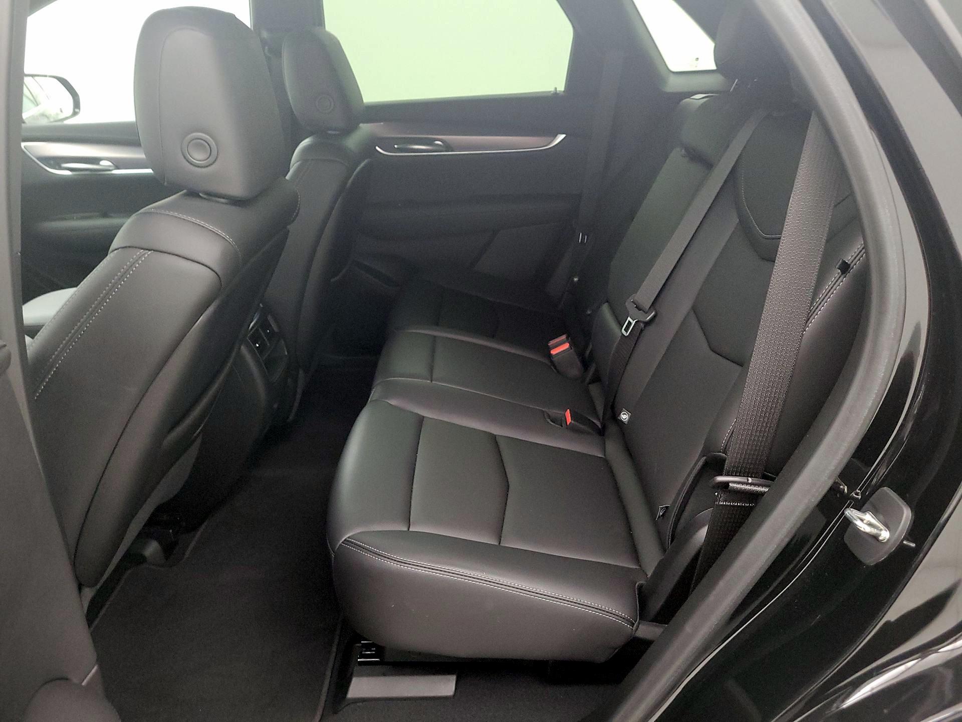 Thumbnail: 2023 Cadillac XT5 - 19