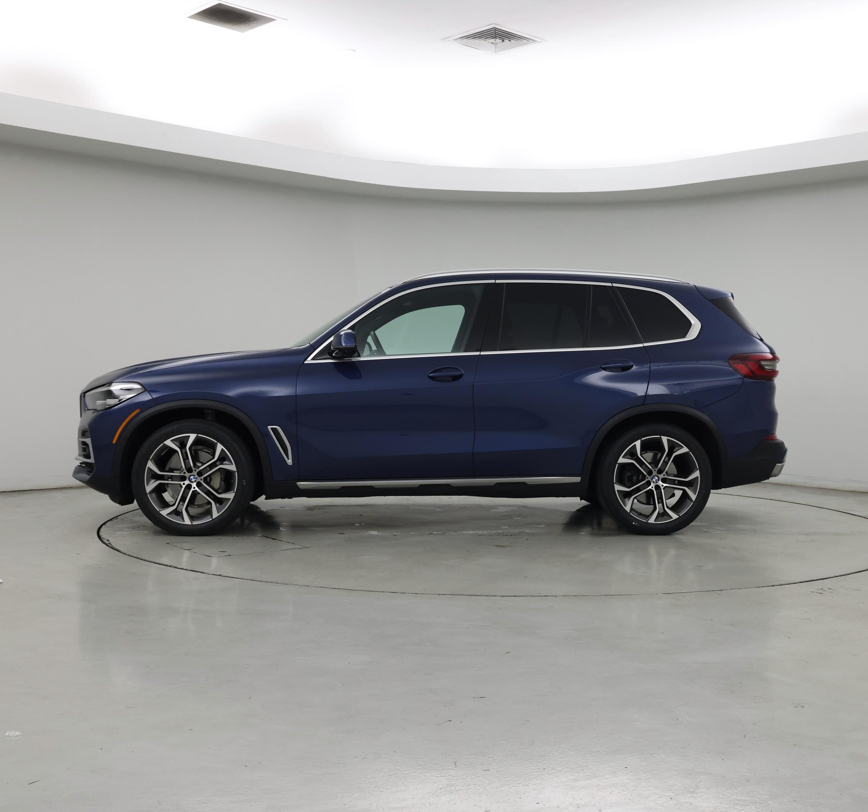 Thumbnail: 2022 BMW X5 - 3