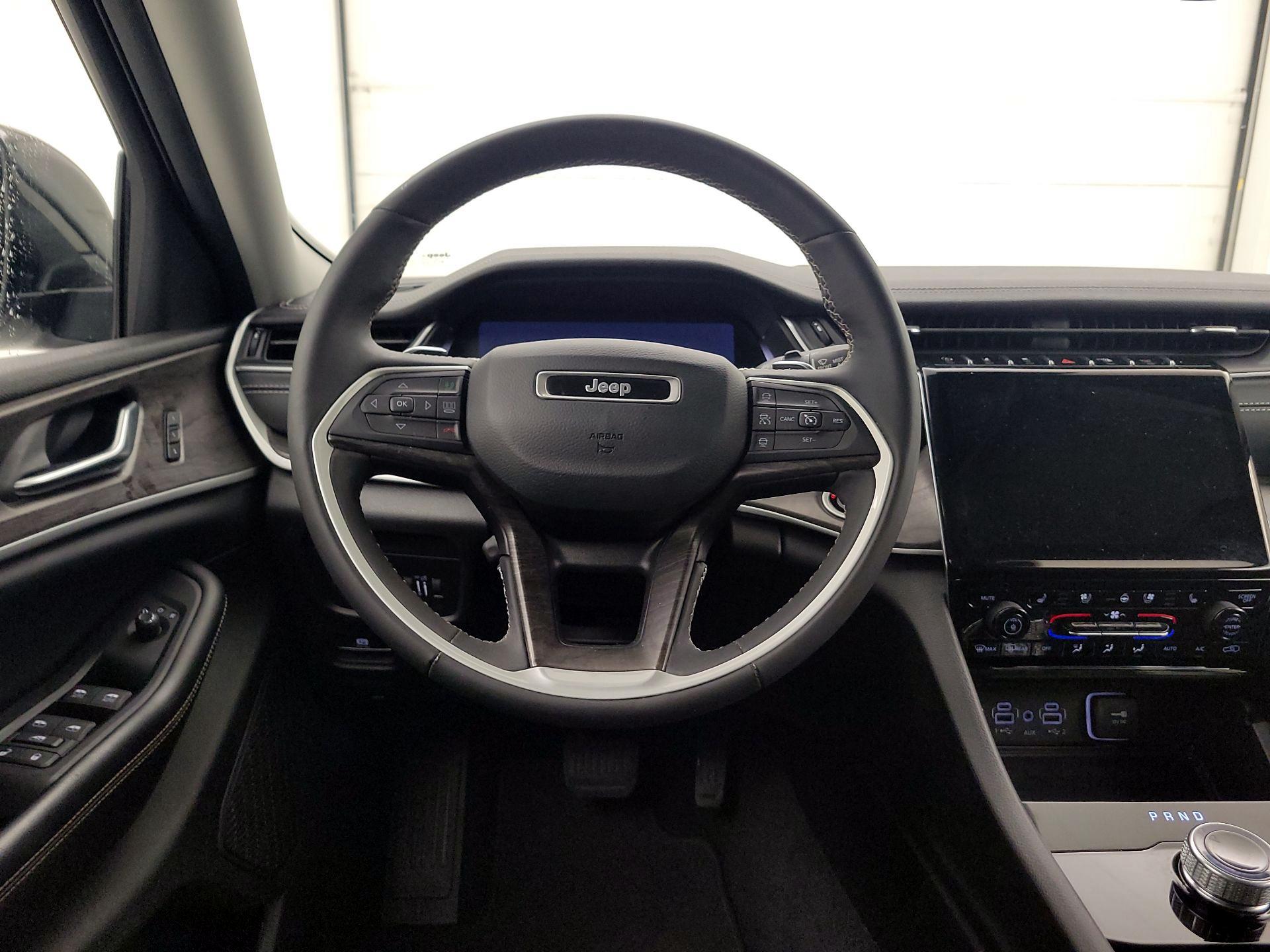 Thumbnail: 2023 Jeep Grand Cherokee L - 10