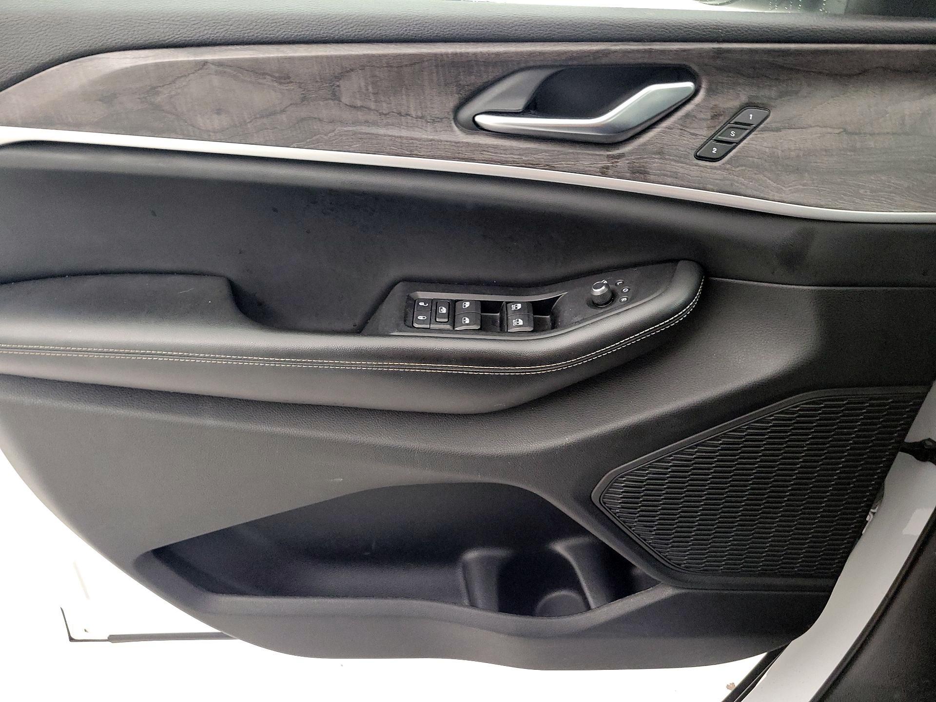 Thumbnail: 2023 Jeep Grand Cherokee L - 12